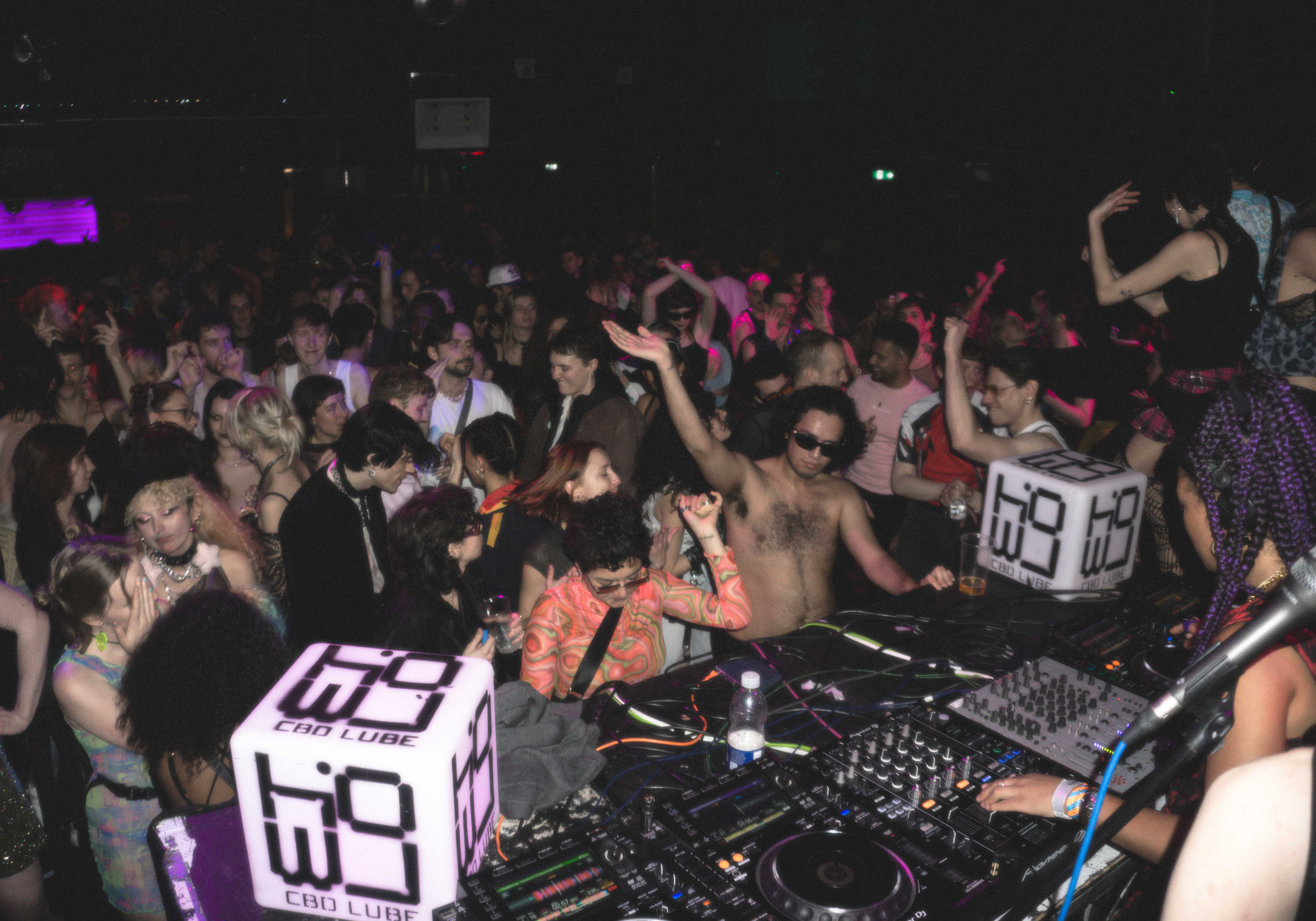 Howl_Rave_09_036_e8xvuy