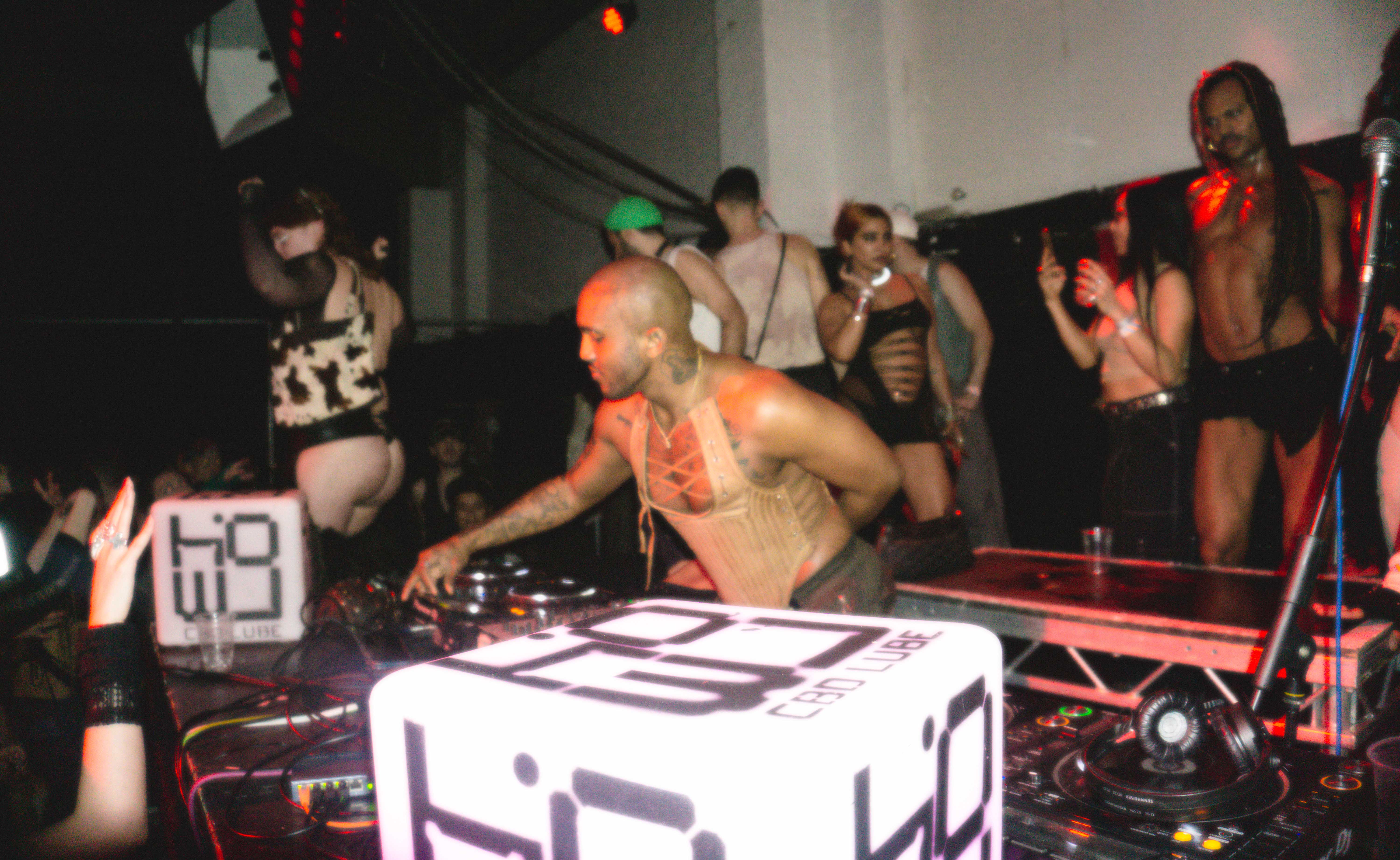 Howl_Rave_09_023_vd83yo
