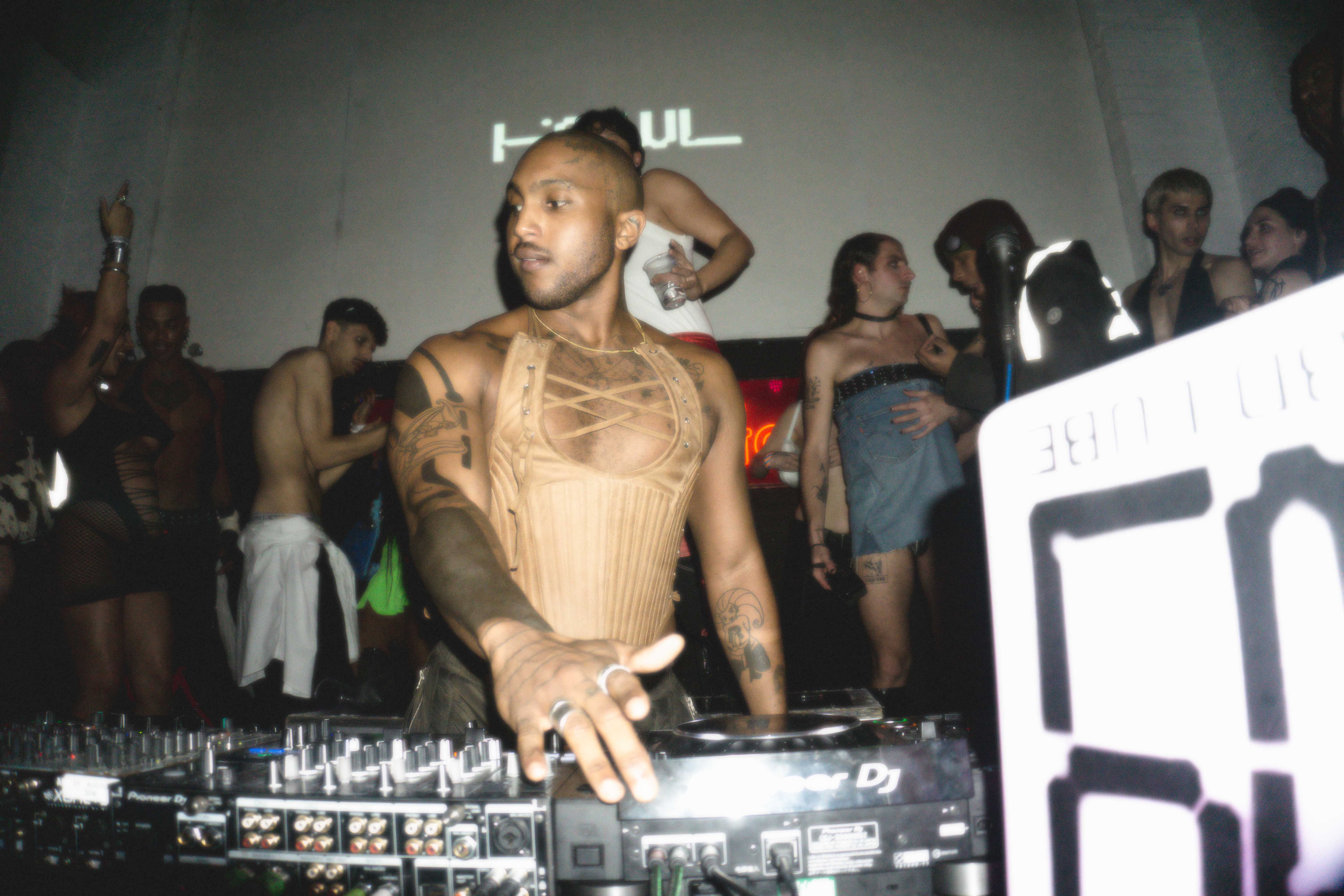 Howl_Rave_09_148_ponqei
