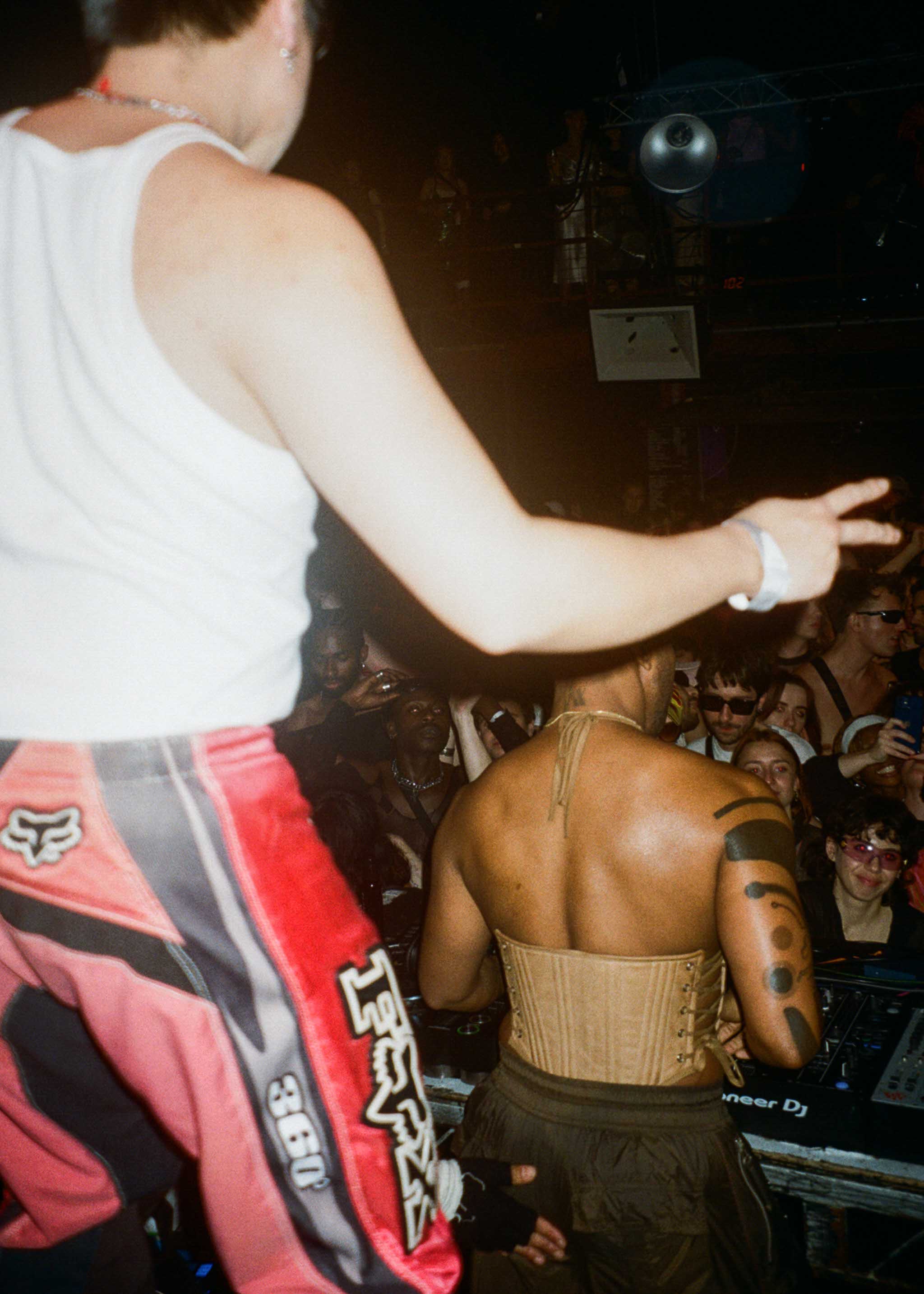 Howl_Rave_09_149_fbutrh