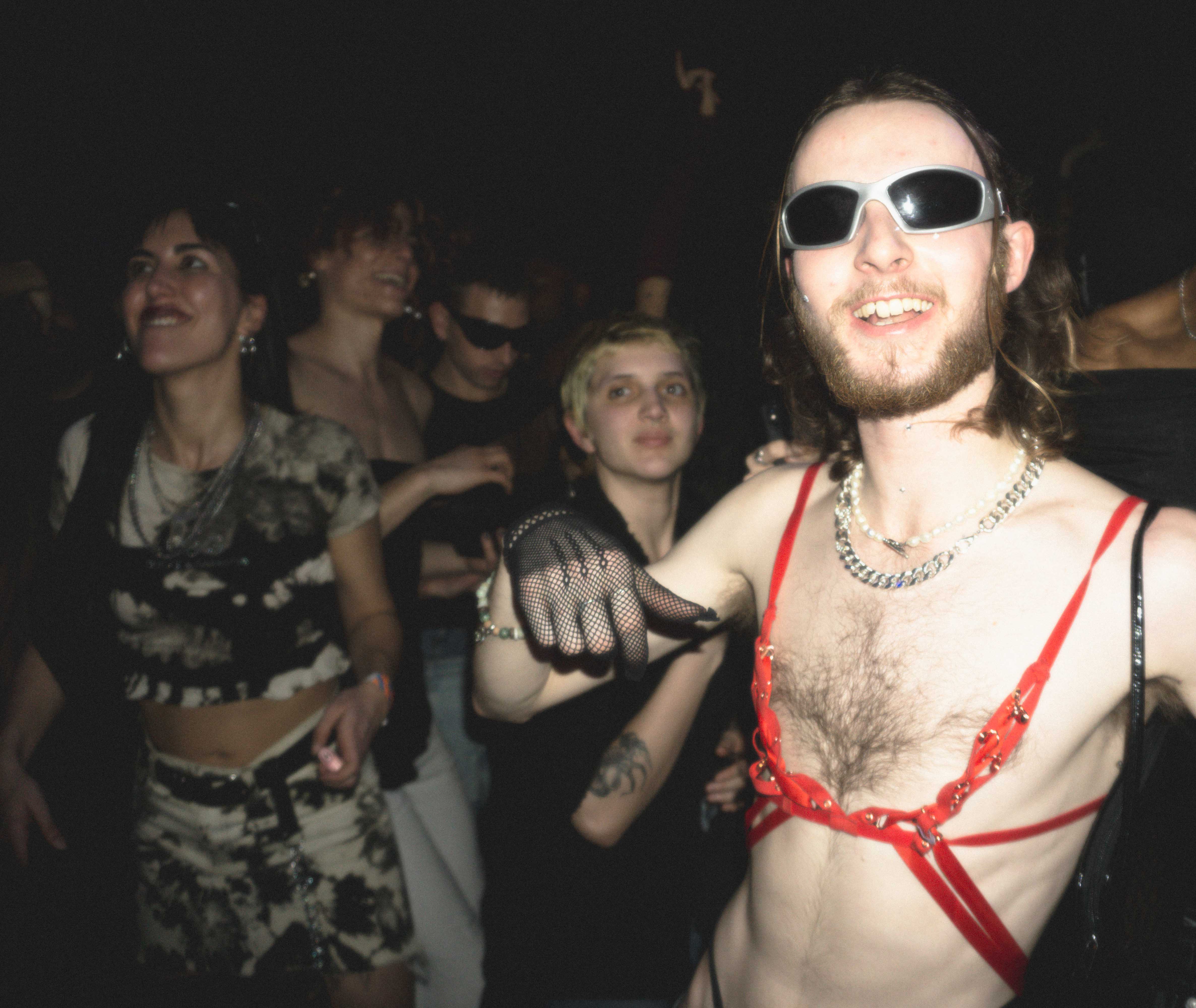 Howl_Rave_09_125_hcbuwx