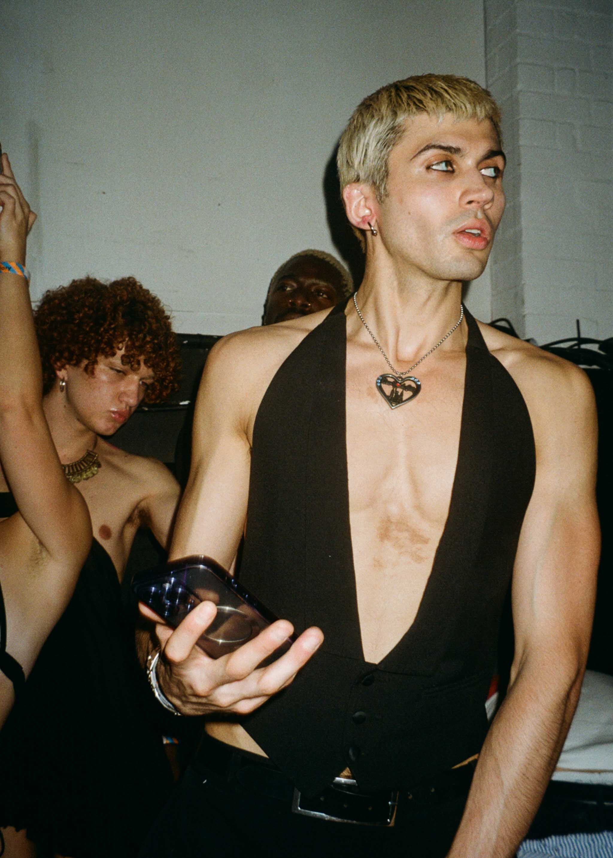 Howl_Rave_09_258_fskvx7