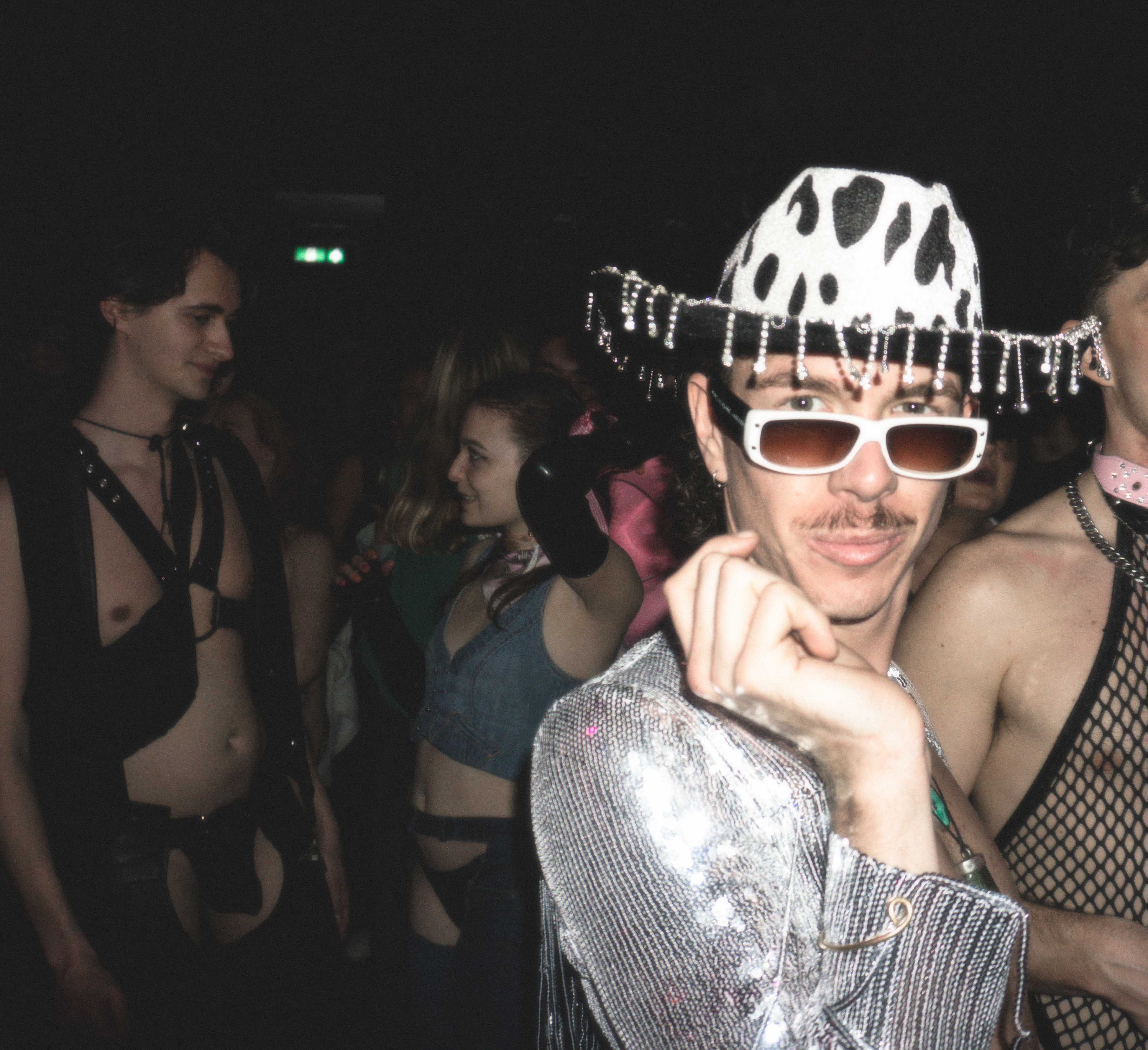 Howl_Rave_09_259_r4eegq