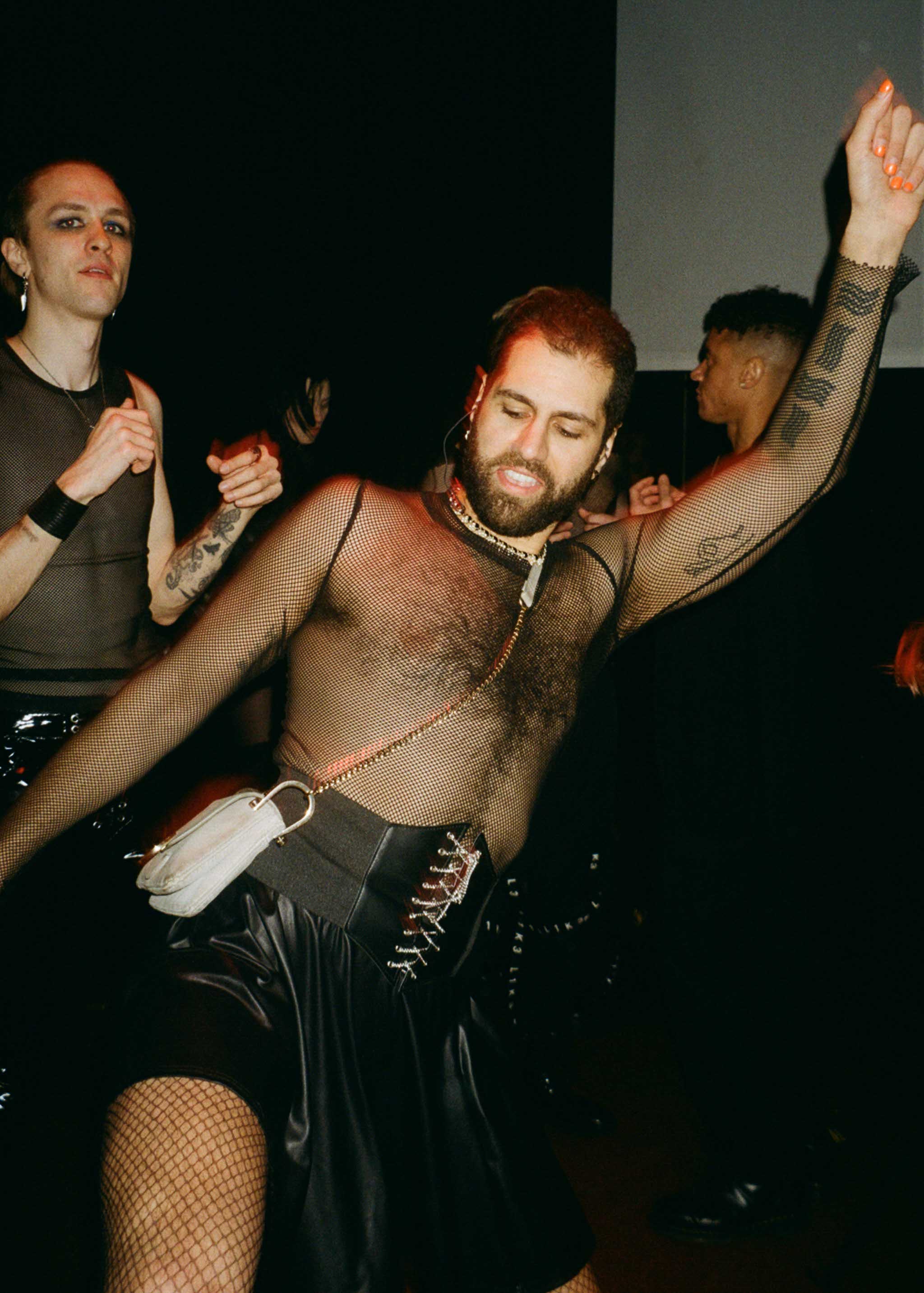 Howl_Rave_09_242_dtqe2y