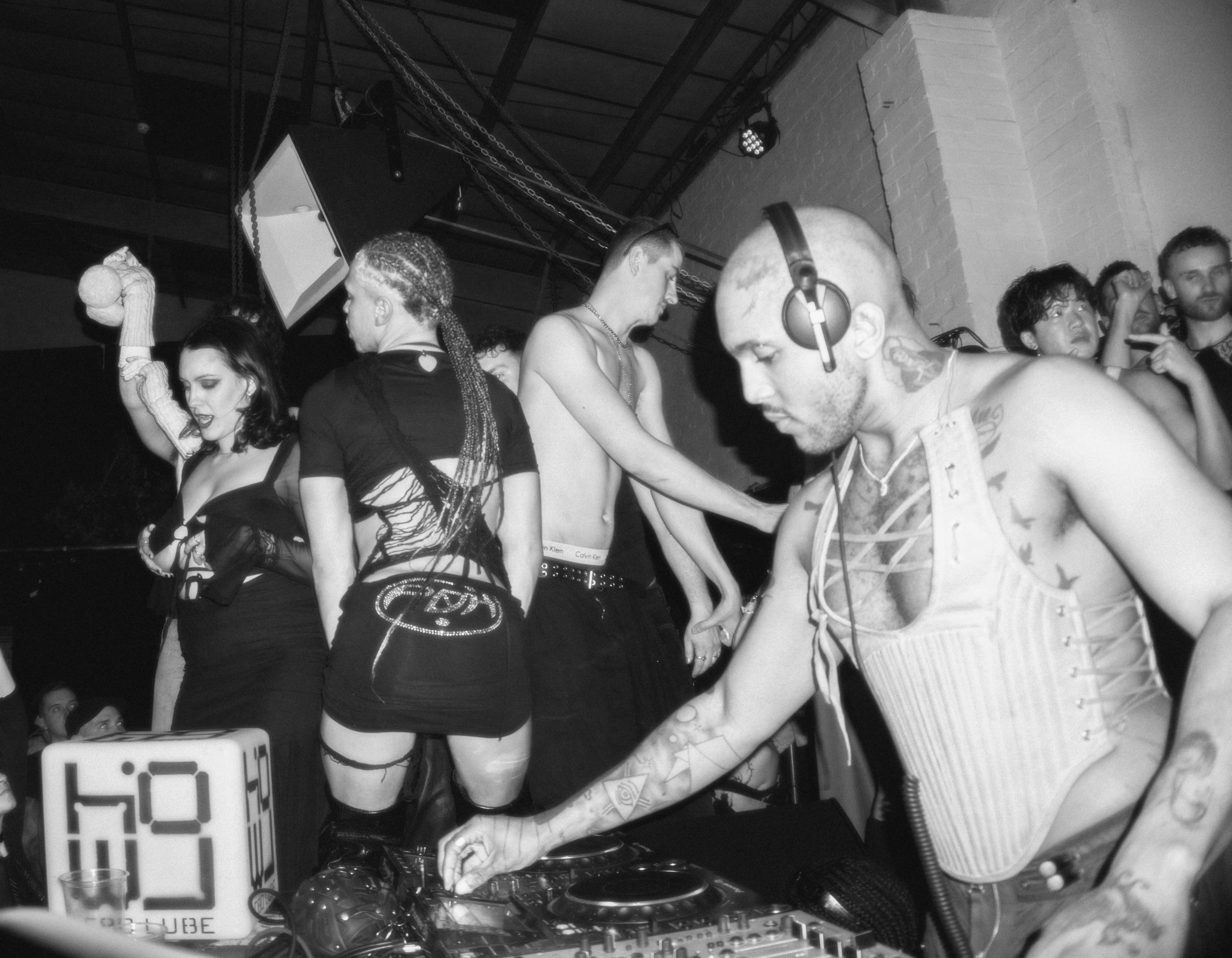 Howl_Rave_09_207_ej9zd8