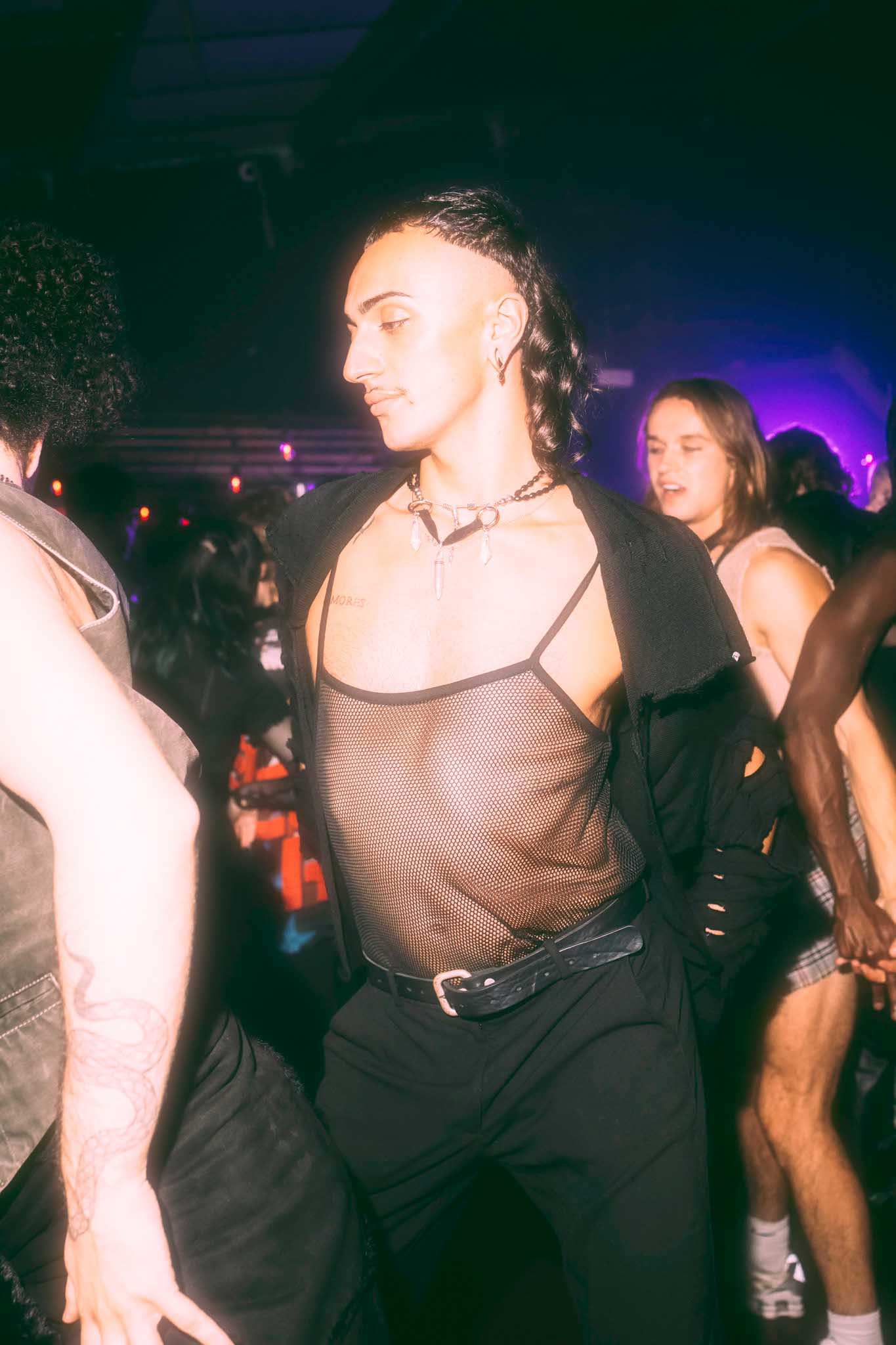 Howl_Rave_08_224_x56aqk