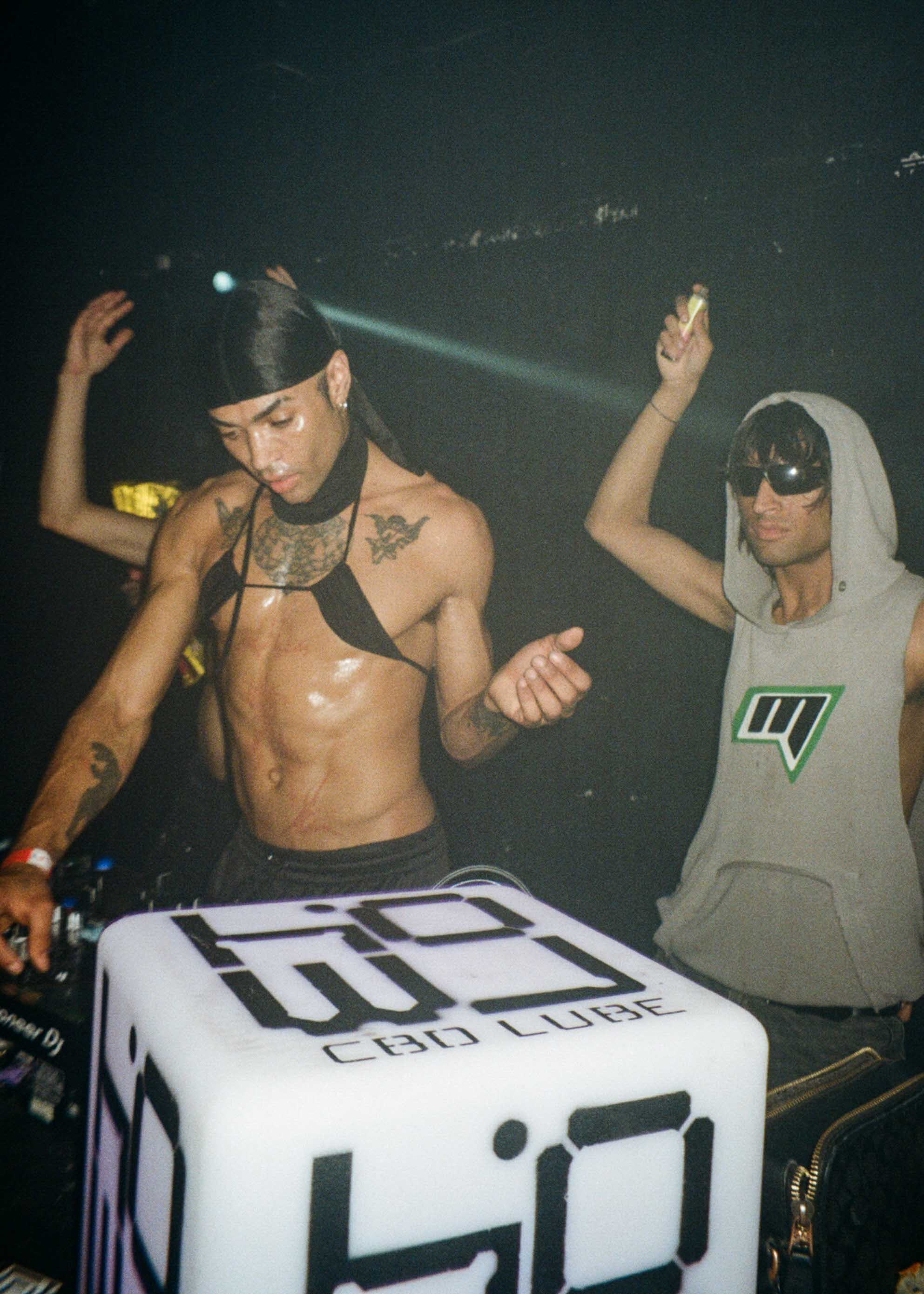 Howl_Rave_11_072_ilvieq