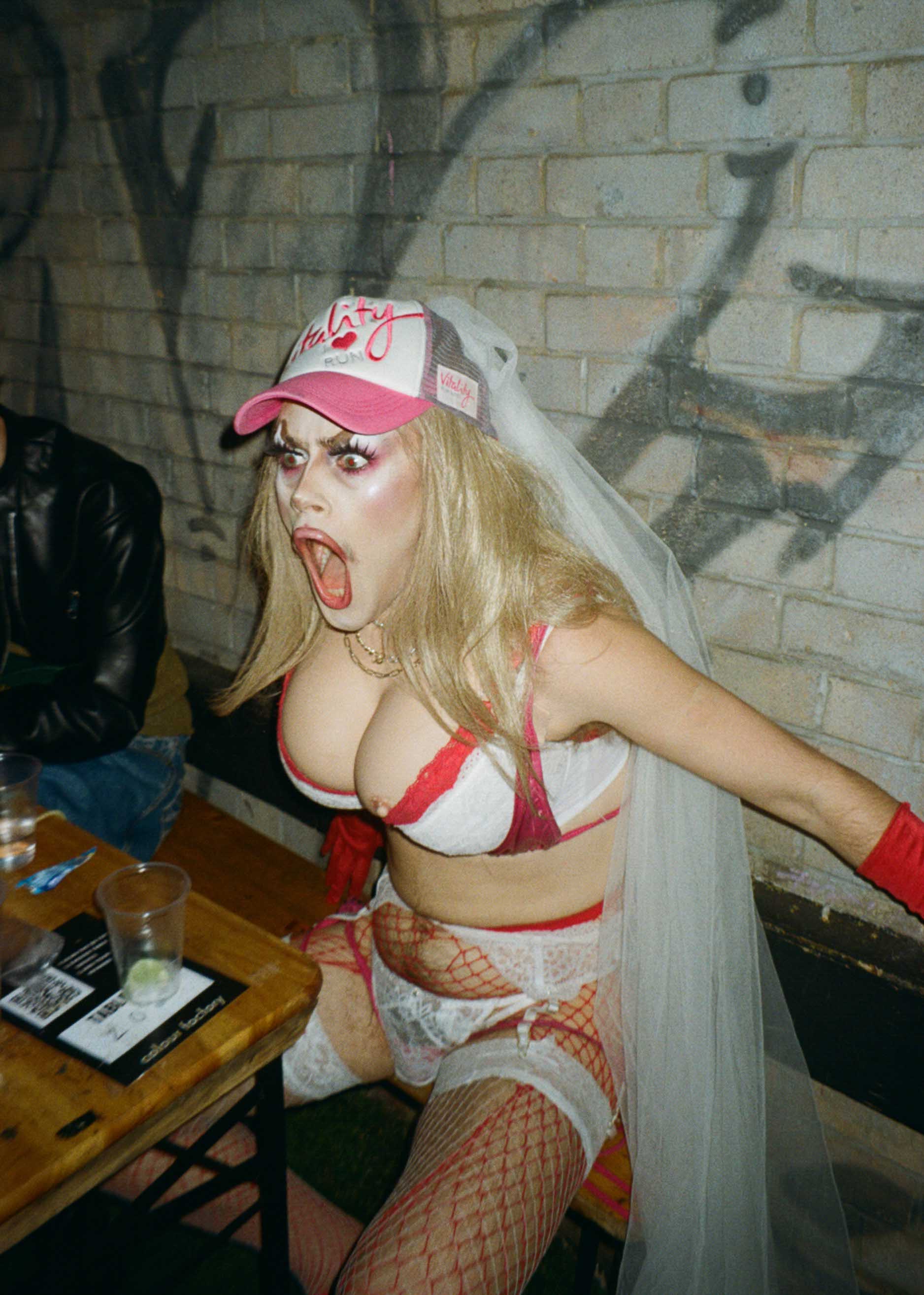 Howl_Rave_11_046_ywd9ng