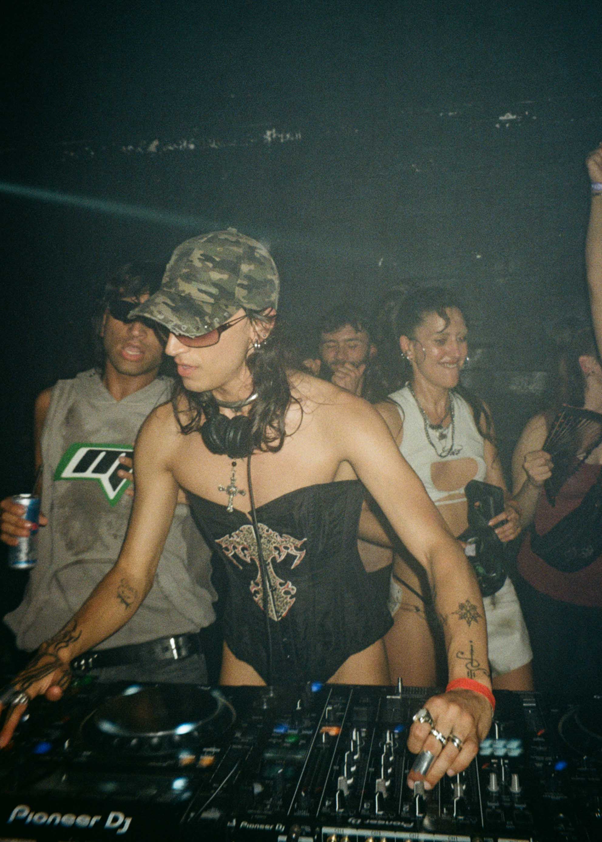 Howl_Rave_11_043_vzvxmz