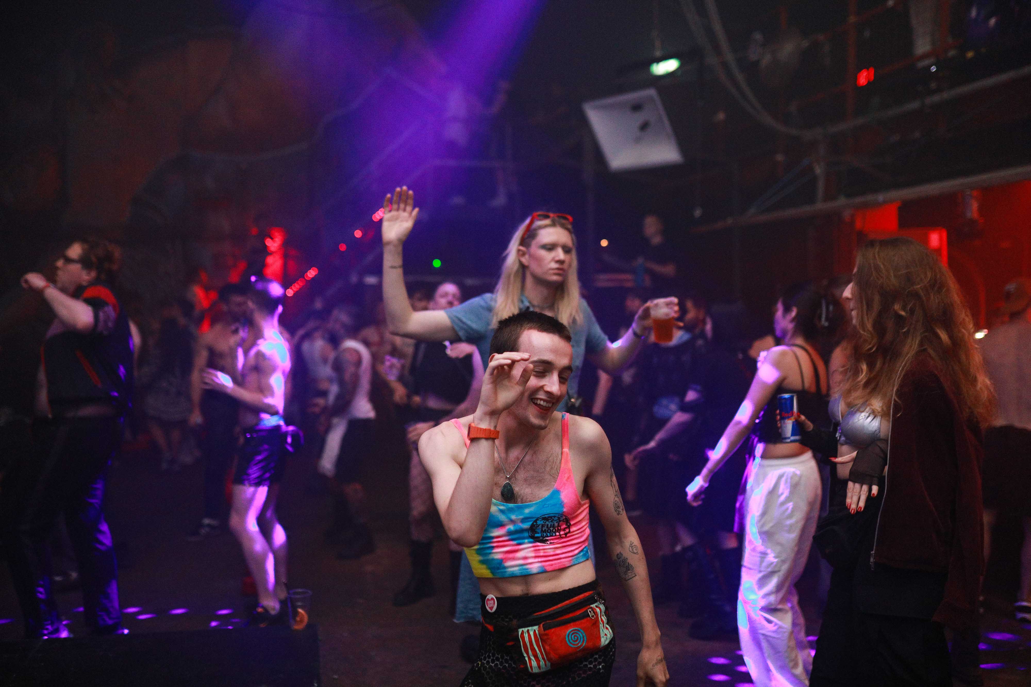 Howl_Rave_11_039_pq4dux