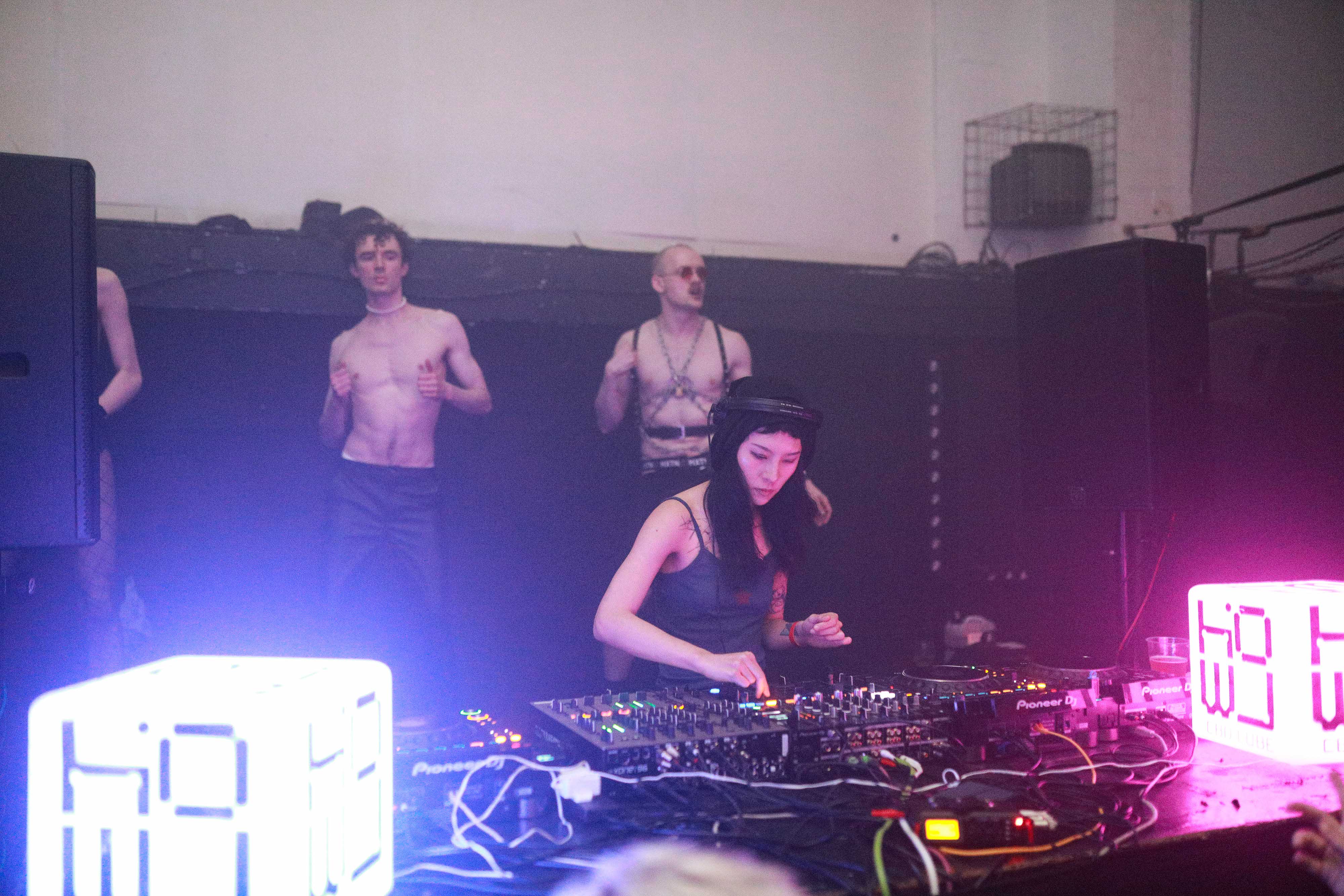 Howl_Rave_11_002_foekz4