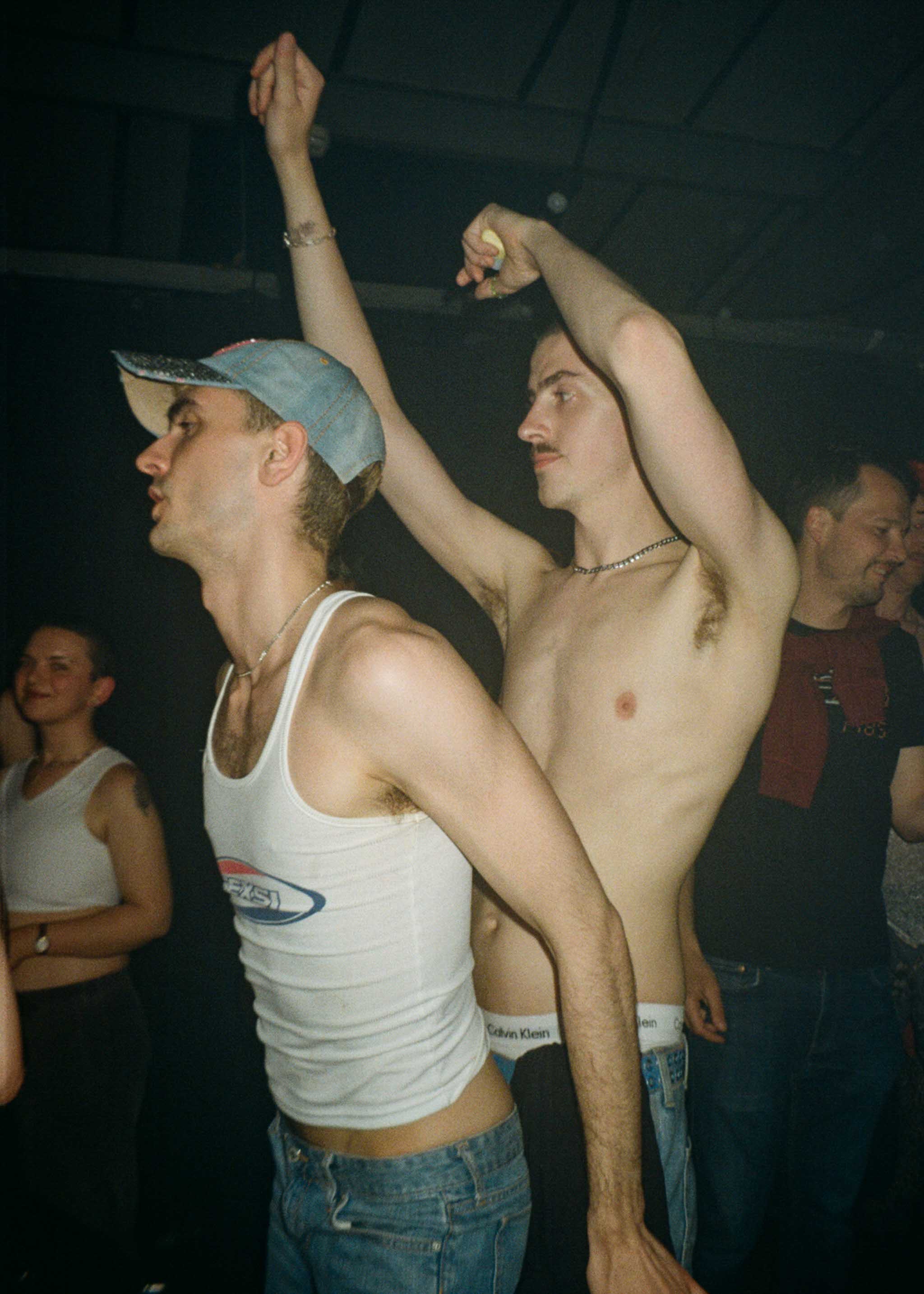 Howl_Rave_11_180_ltpwfq