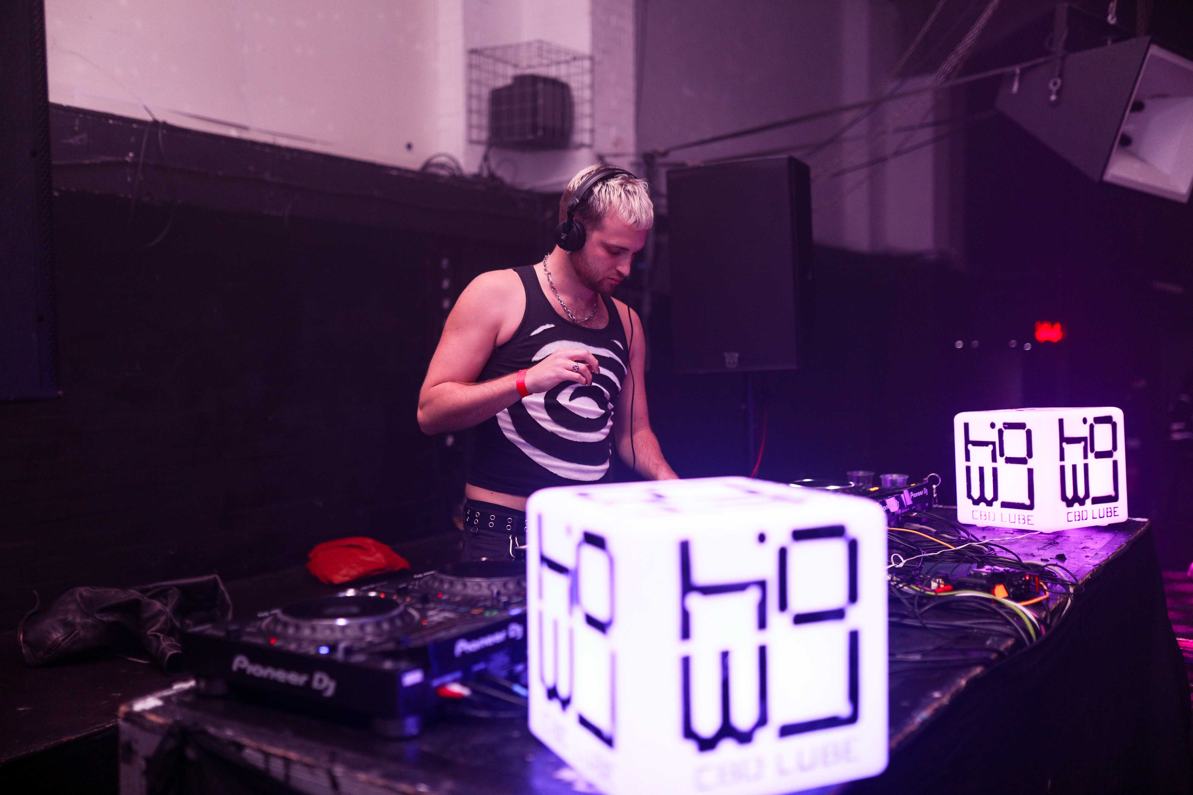 Howl_Rave_11_179_ixfn7l