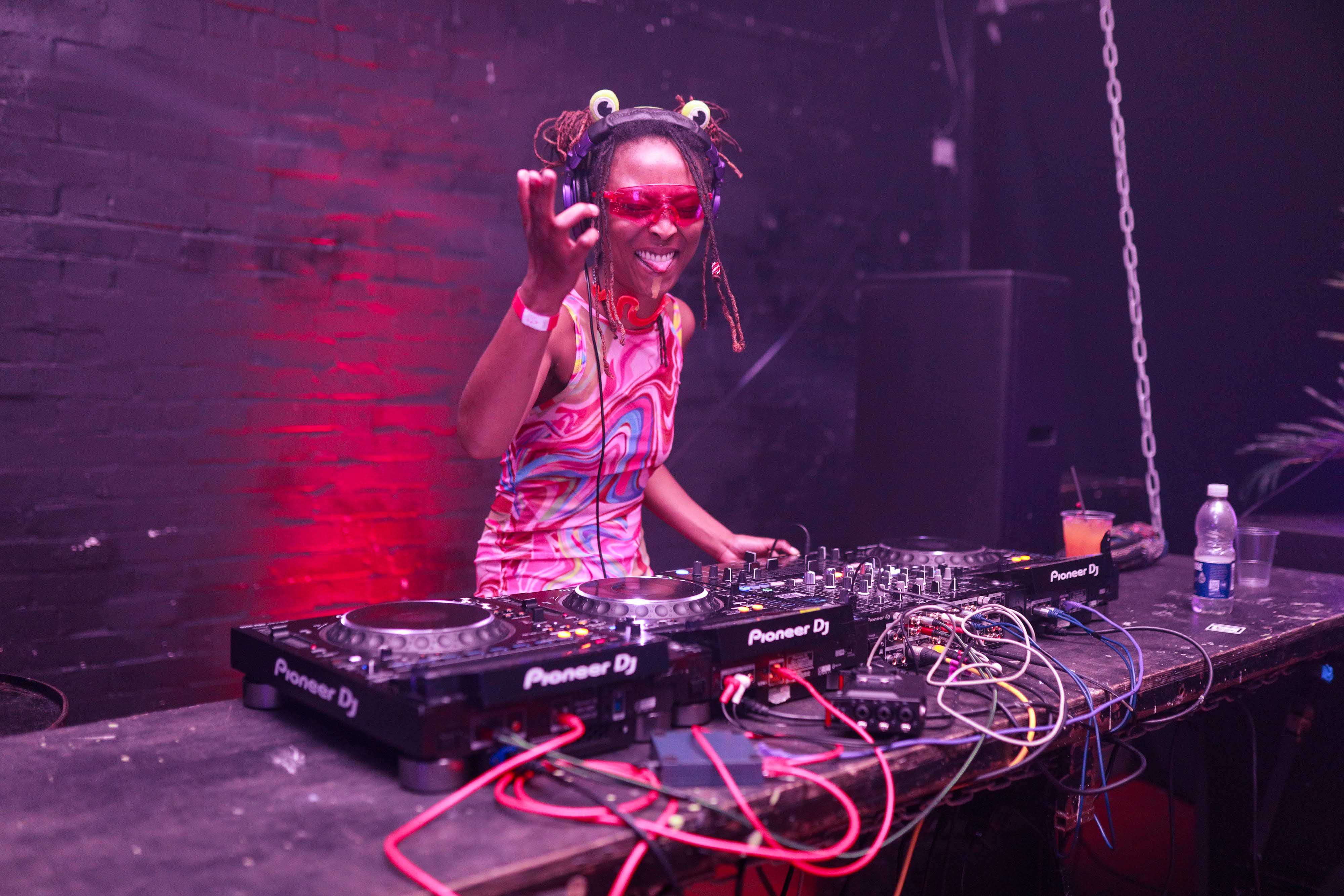 Howl_Rave_11_268_r1mkm8