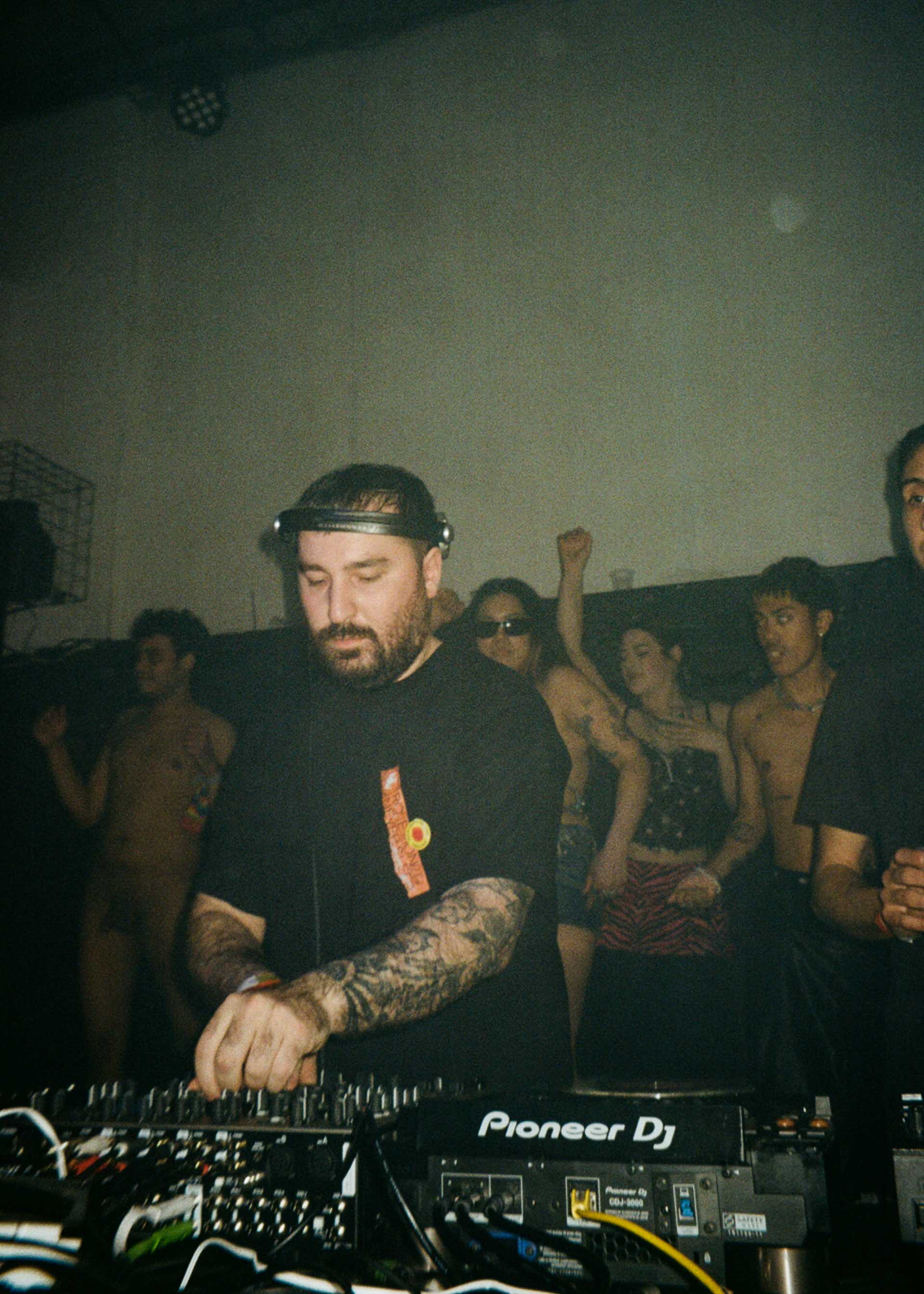 Howl_Rave_11_249_i8h2pc