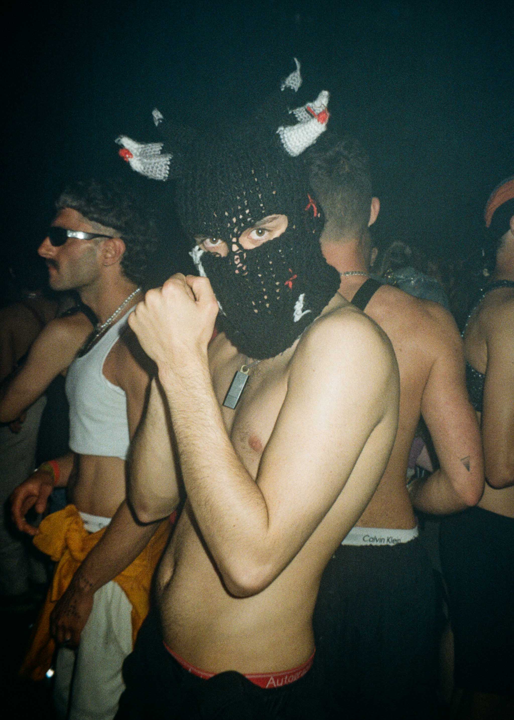 Howl_Rave_11_246_x8lc7f