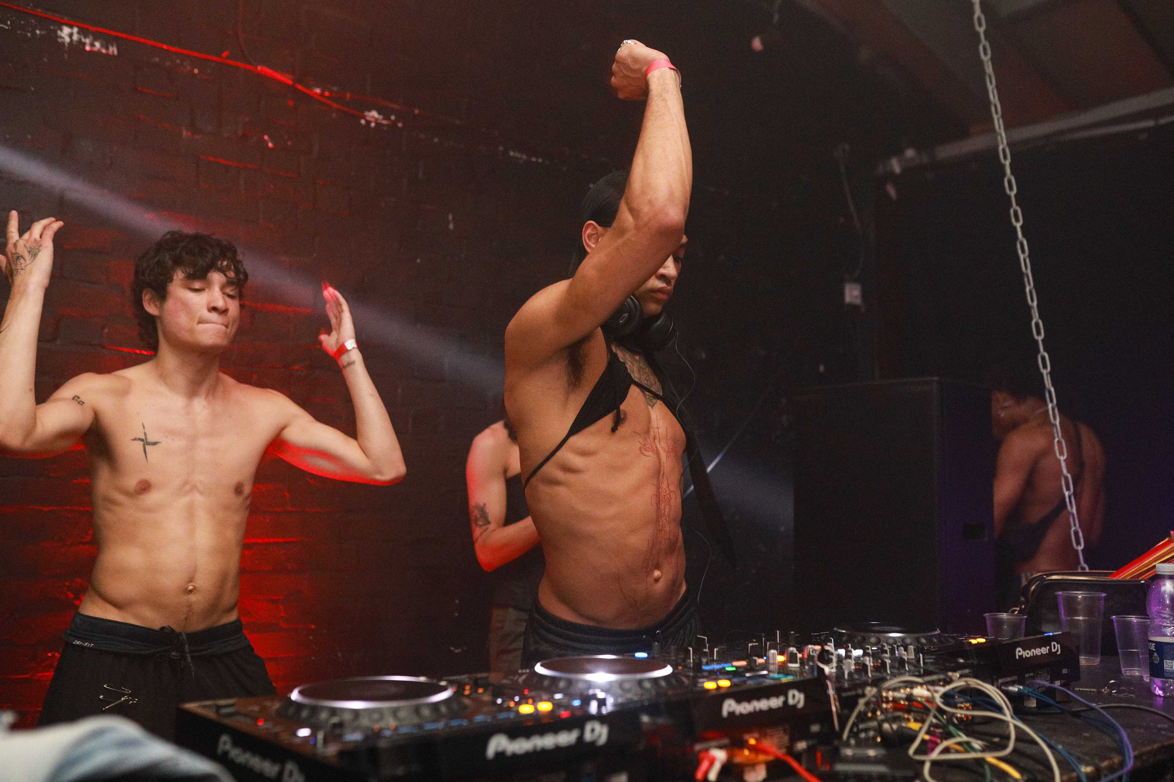 Howl_Rave_11_245_o4nipm