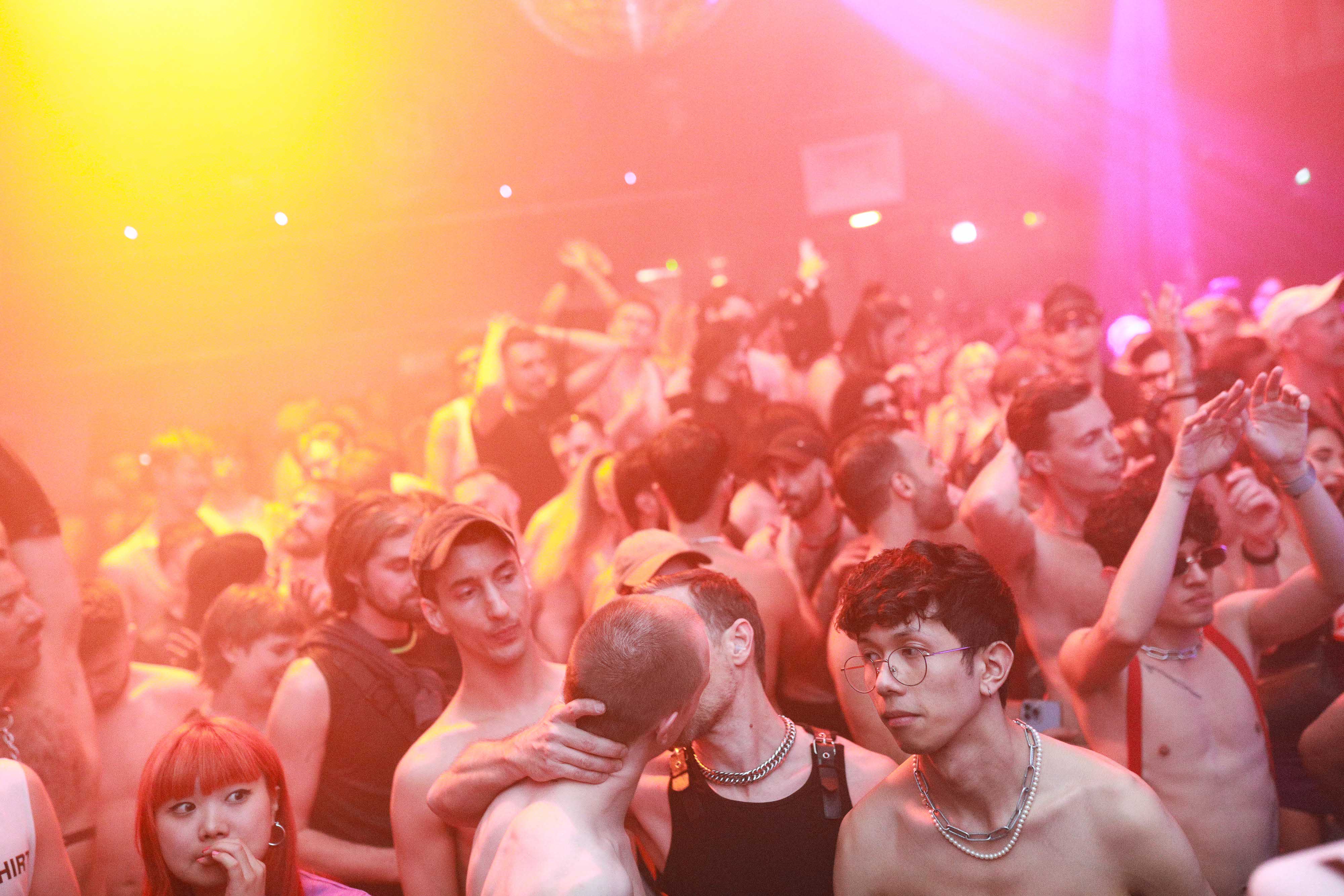 Howl_Rave_11_244_llpvm4