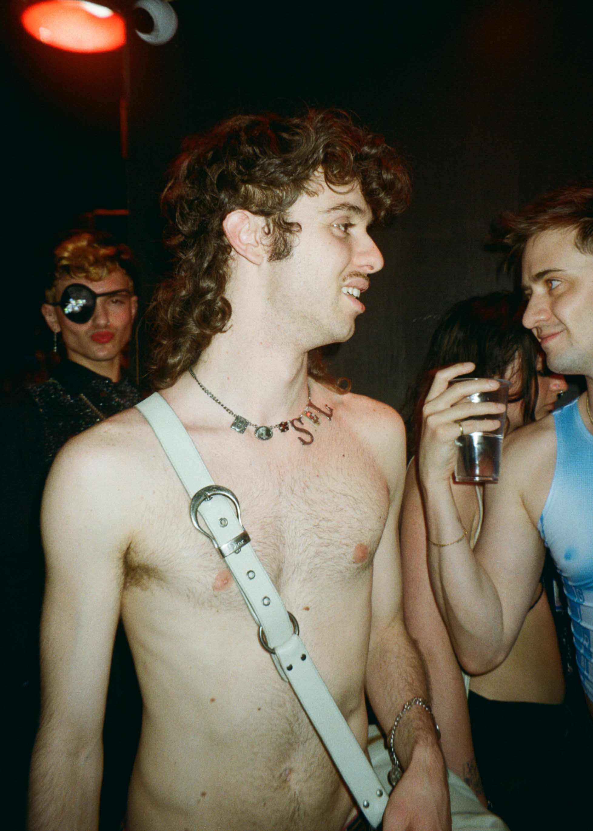 Howl_Rave_11_240_c9pnui