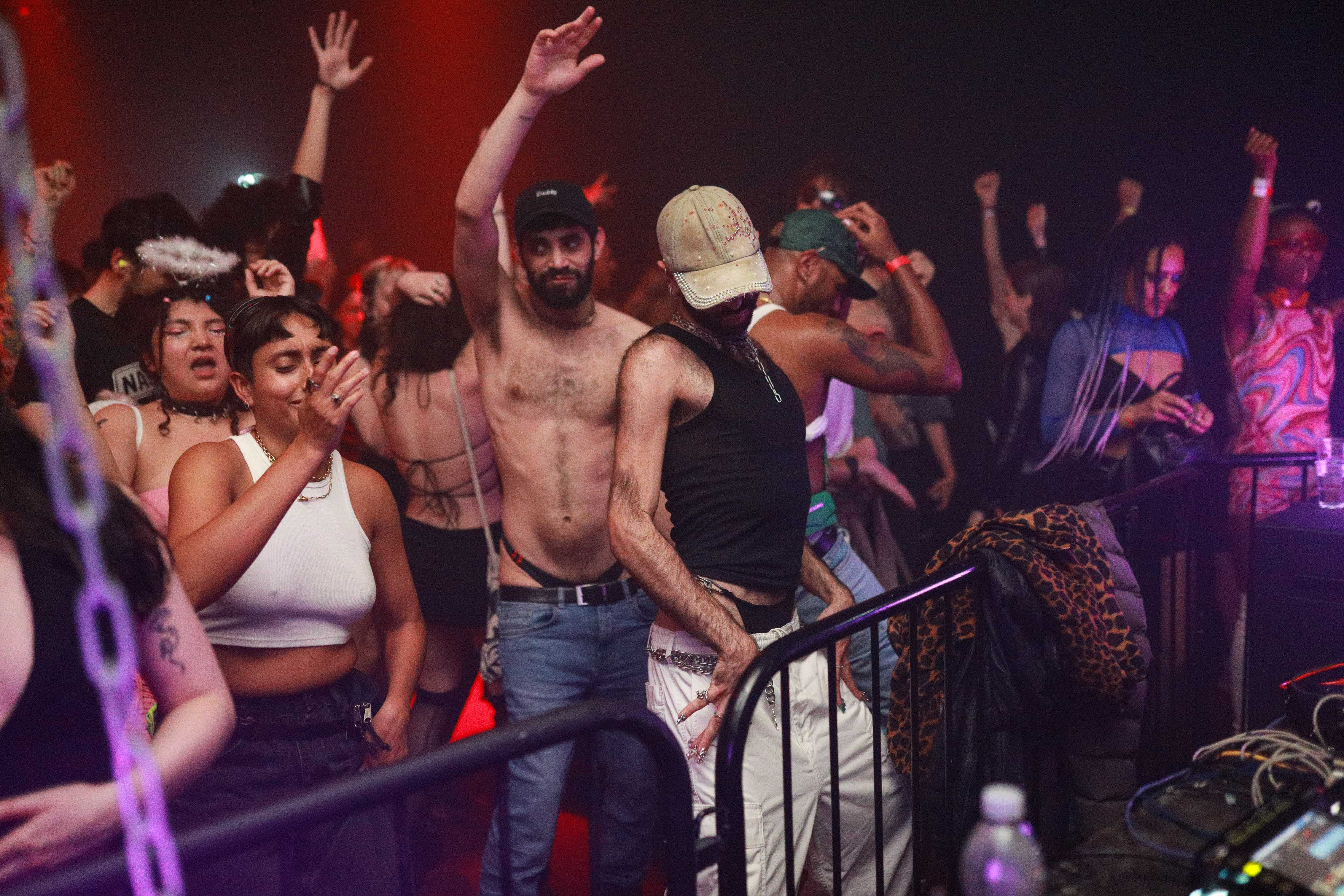 Howl_Rave_11_231_klnxi6