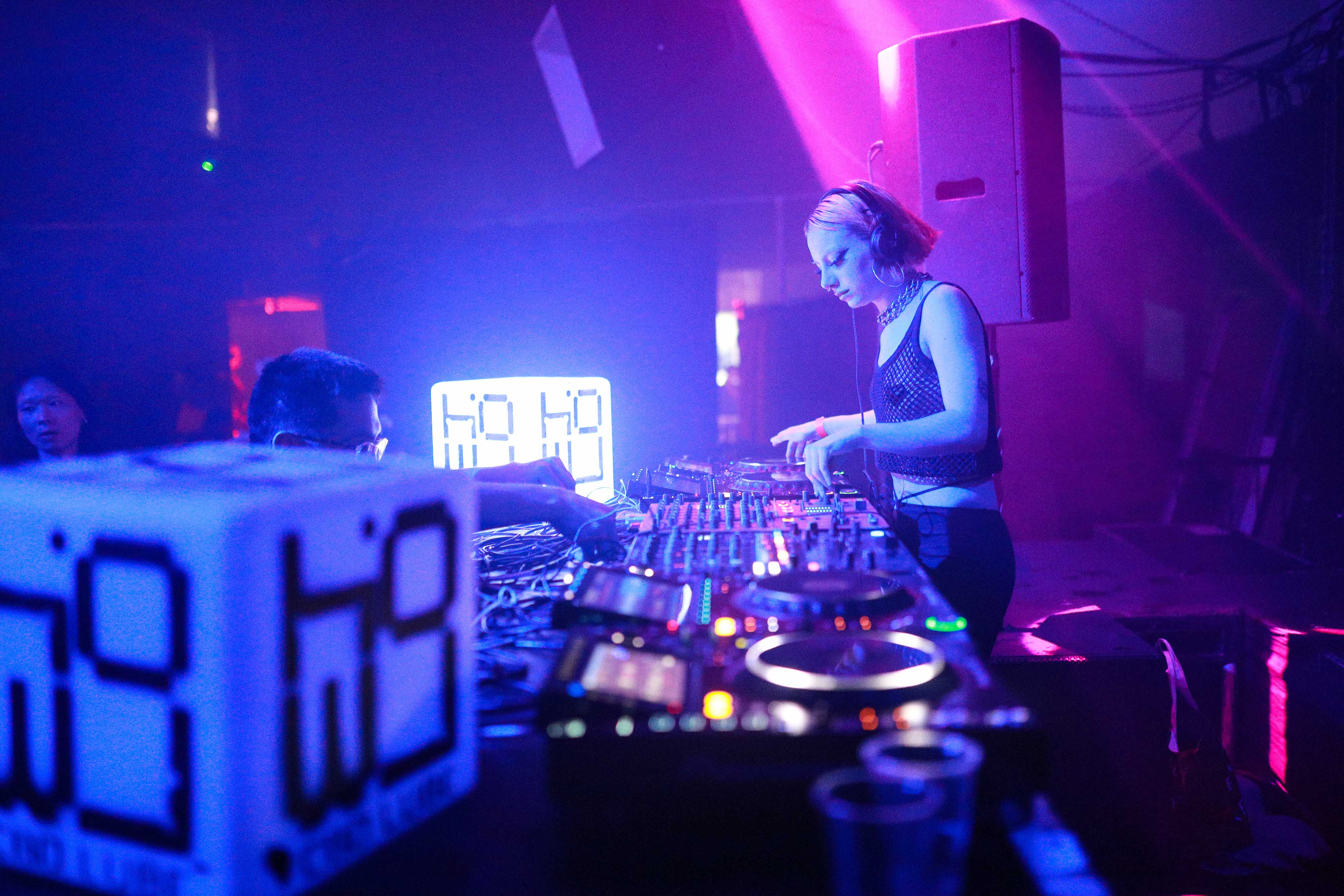 Howl_Rave_11_222_vwmtgb