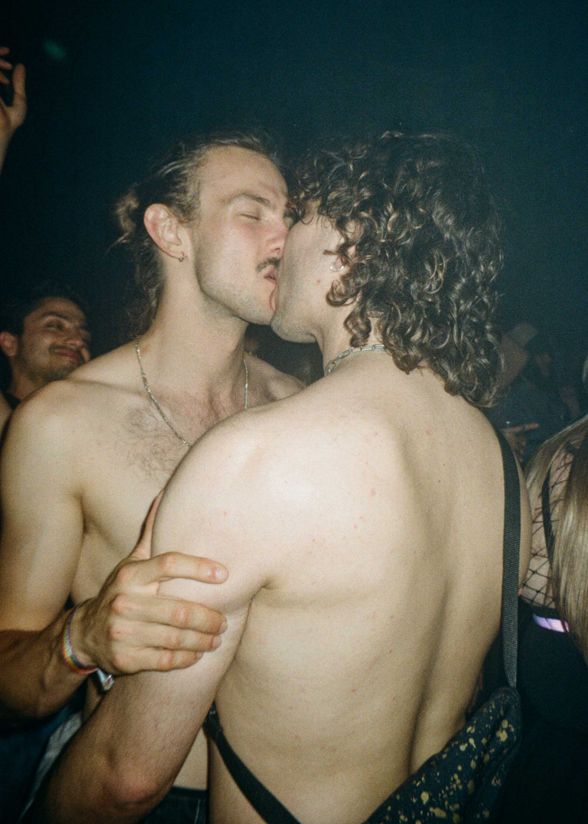 Howl_Rave_11_217_yhalpz