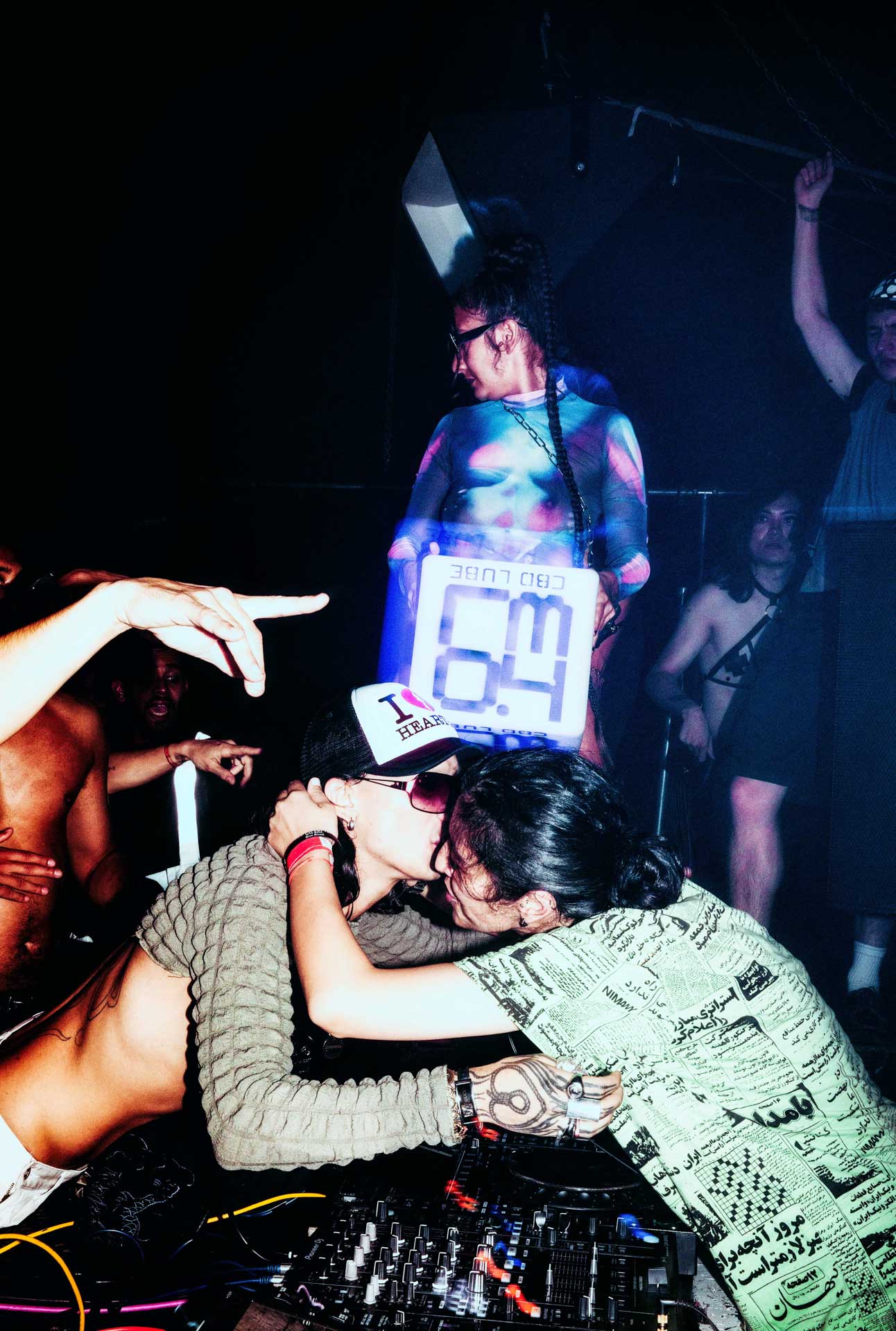 Howl_Rave_13_120_w4hxkp