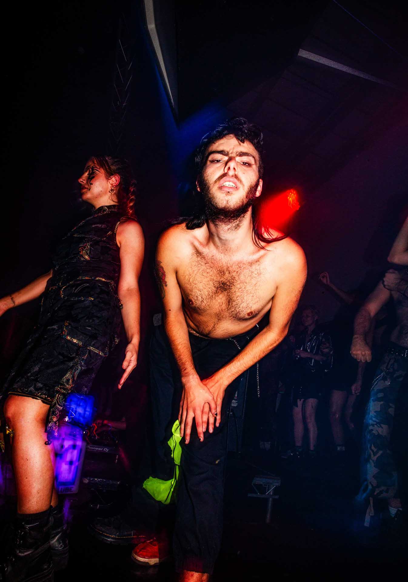 Howl_Rave_13_103_frki7u