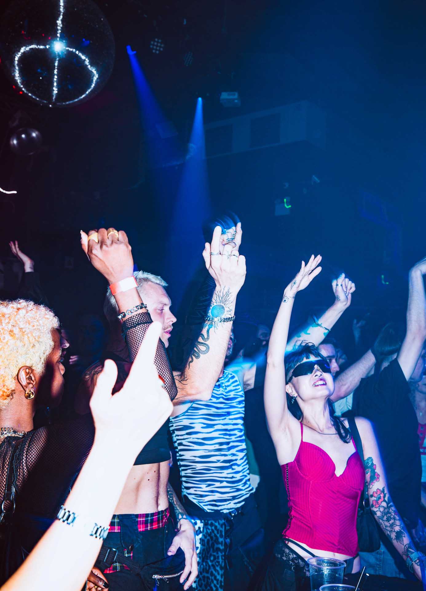 Howl_Rave_13_056_rbicdq