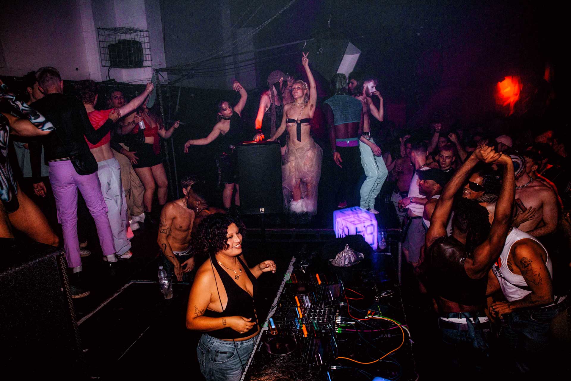 Howl_Rave_13_004_sm3hjj