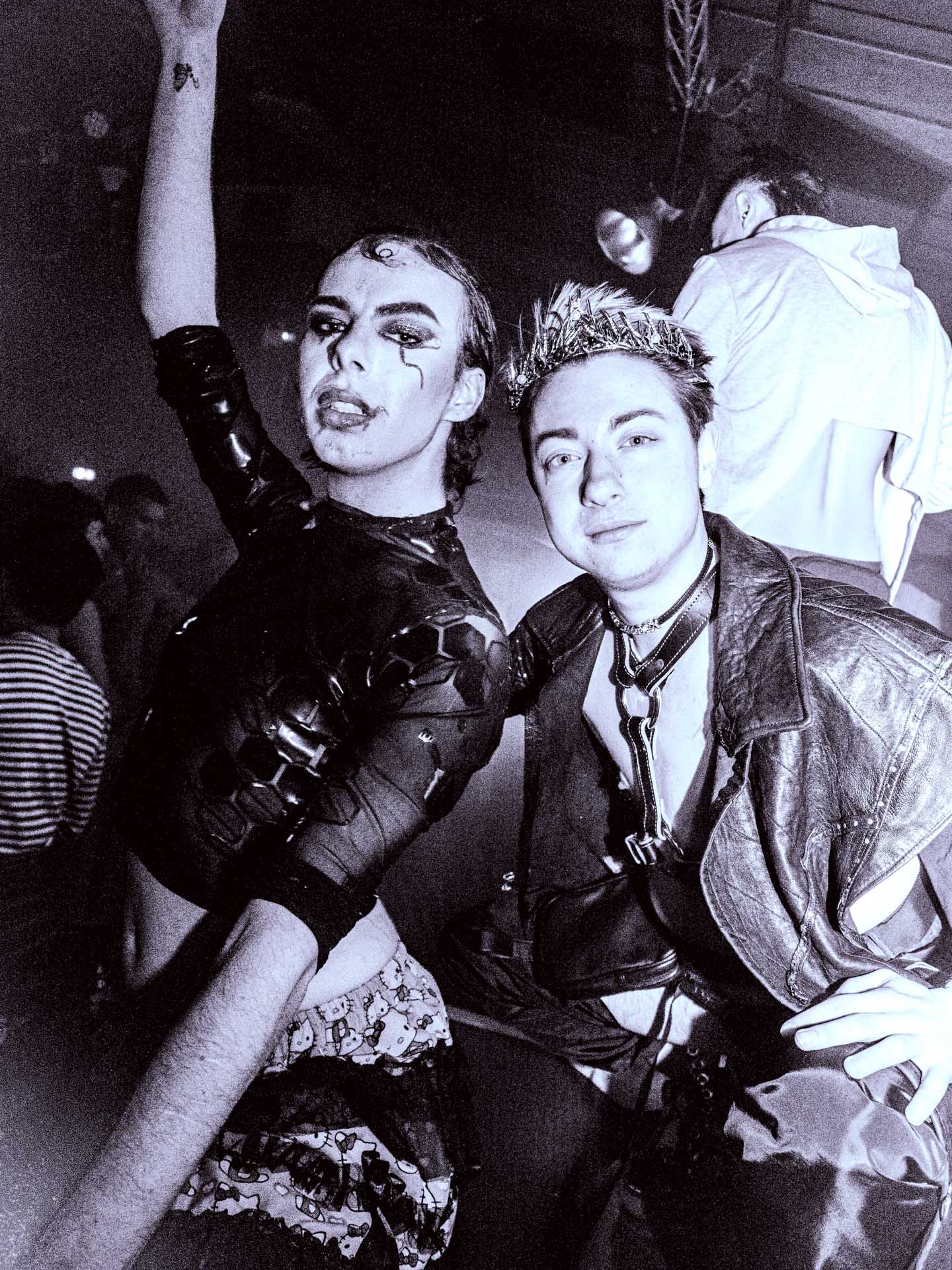 Howl_Rave_15_156_grqyd5