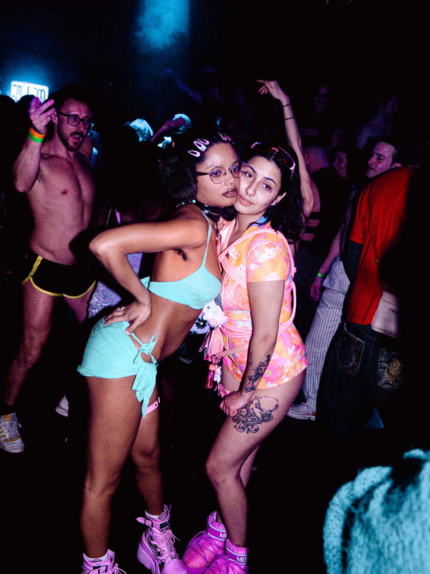 Howl_Rave_15_152_x9kfvr