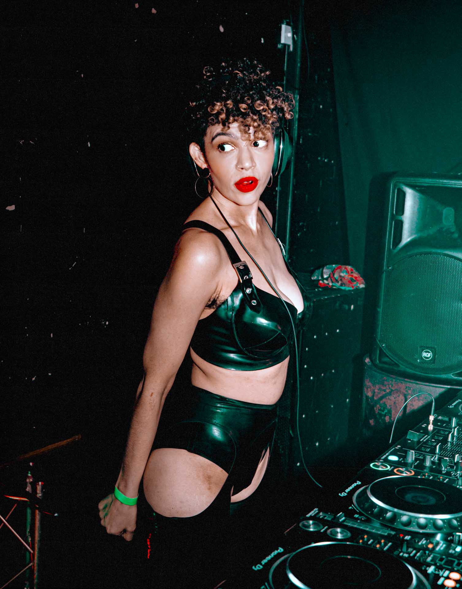 Howl_Rave_15_141_nmy0o4
