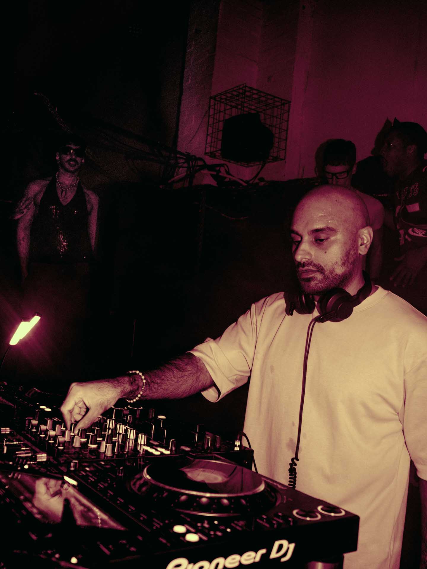 Howl_Rave_15_072_njfu5z