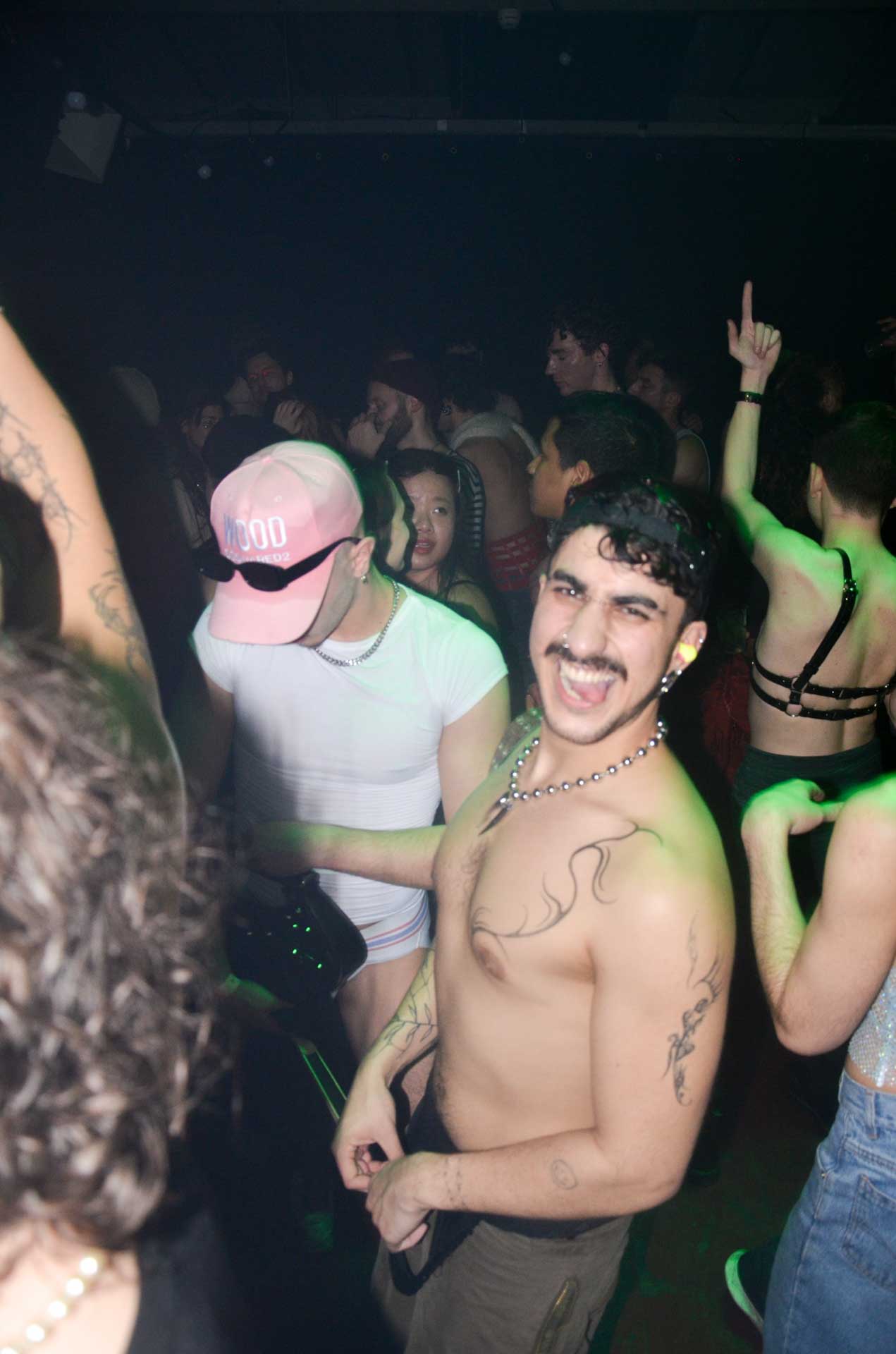Howl_Rave_15_046_sp00hv