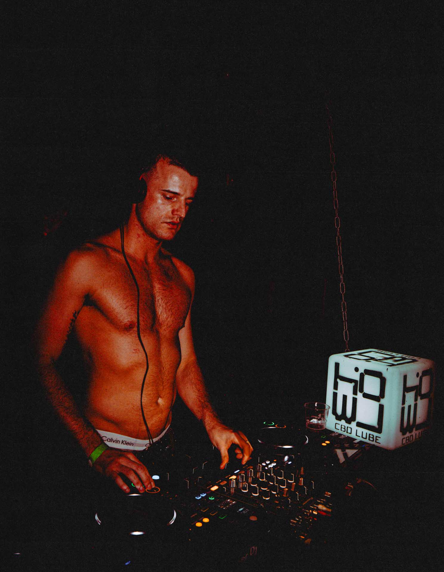 Howl_Rave_15_043_w59qy5