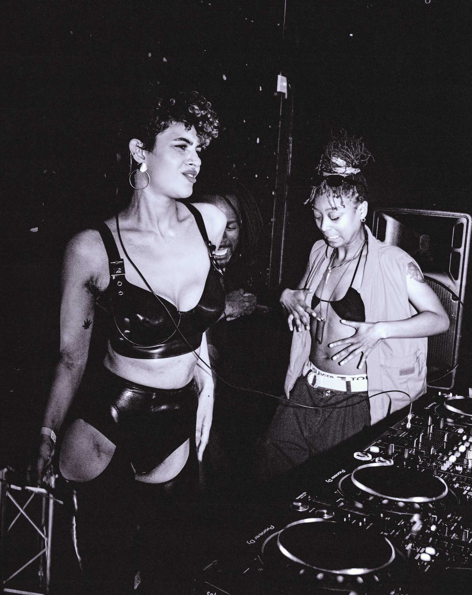 Howl_Rave_15_007_ee2xfn