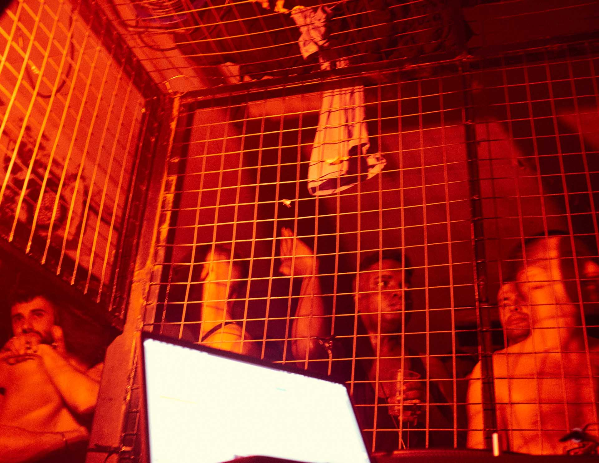 Howl_Rave_01_306_qb2dht