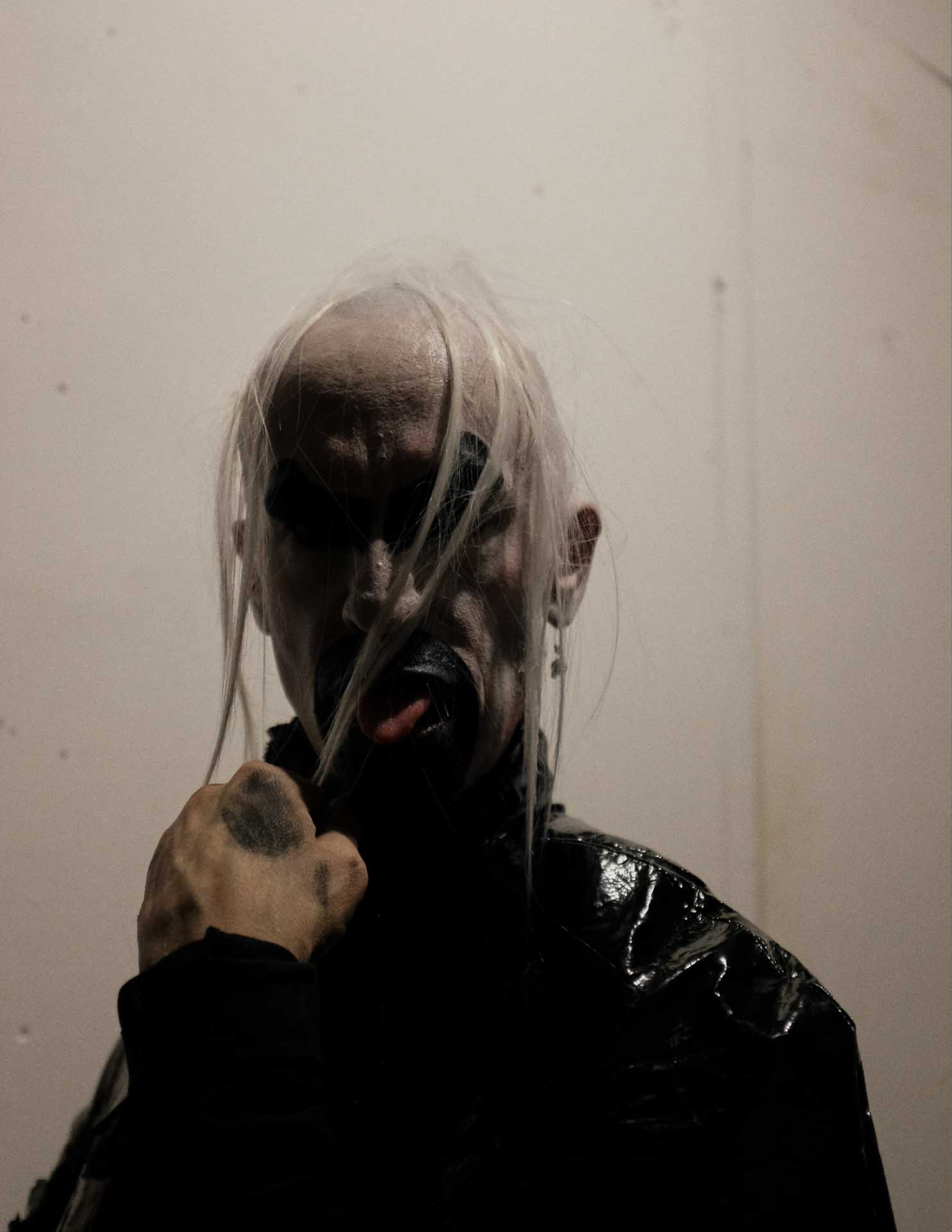 Howl_Rave_01_283_gthrsw