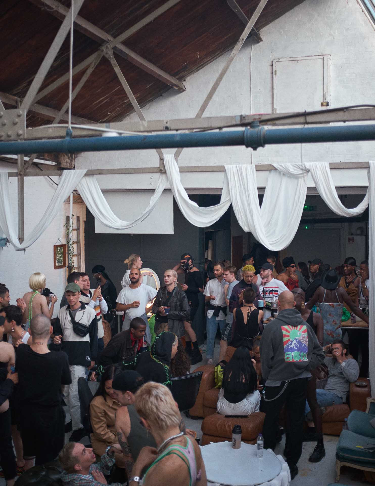 Howl_Rave_01_252_lahscj