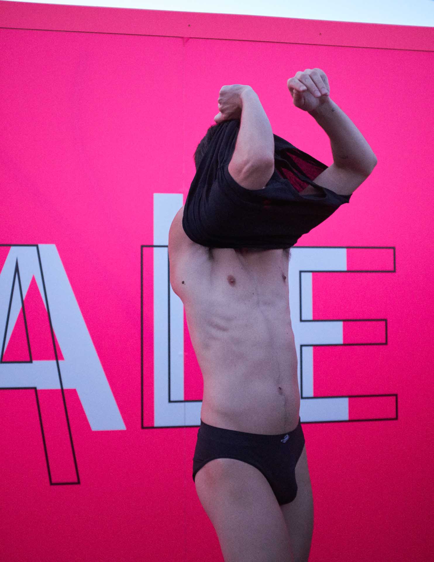 Howl_Rave_01_216_x80qmv