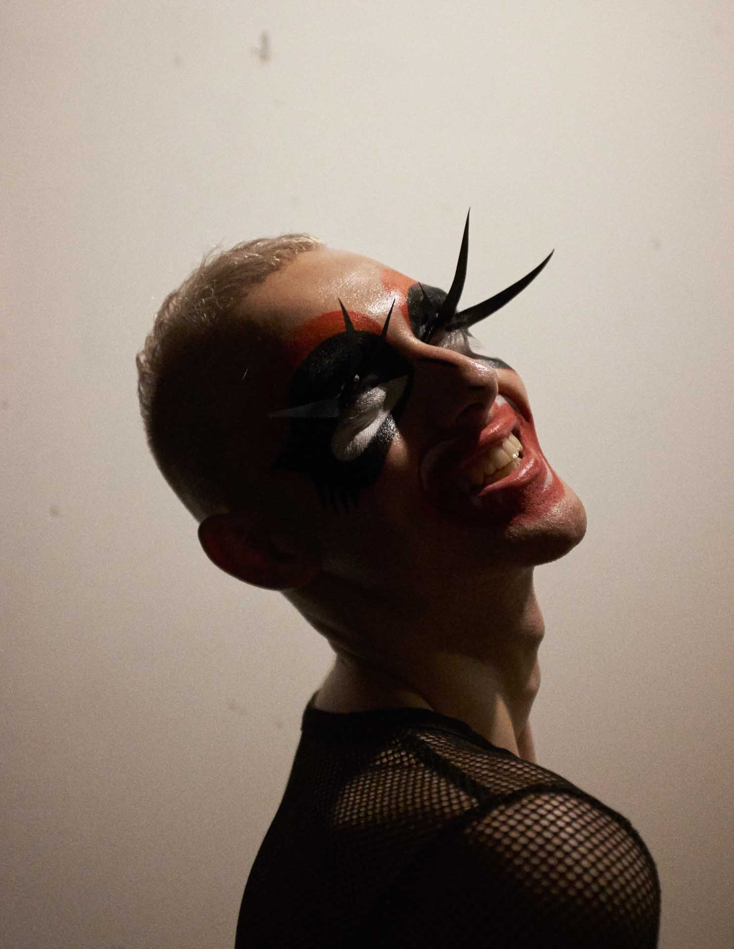 Howl_Rave_01_195_righcm
