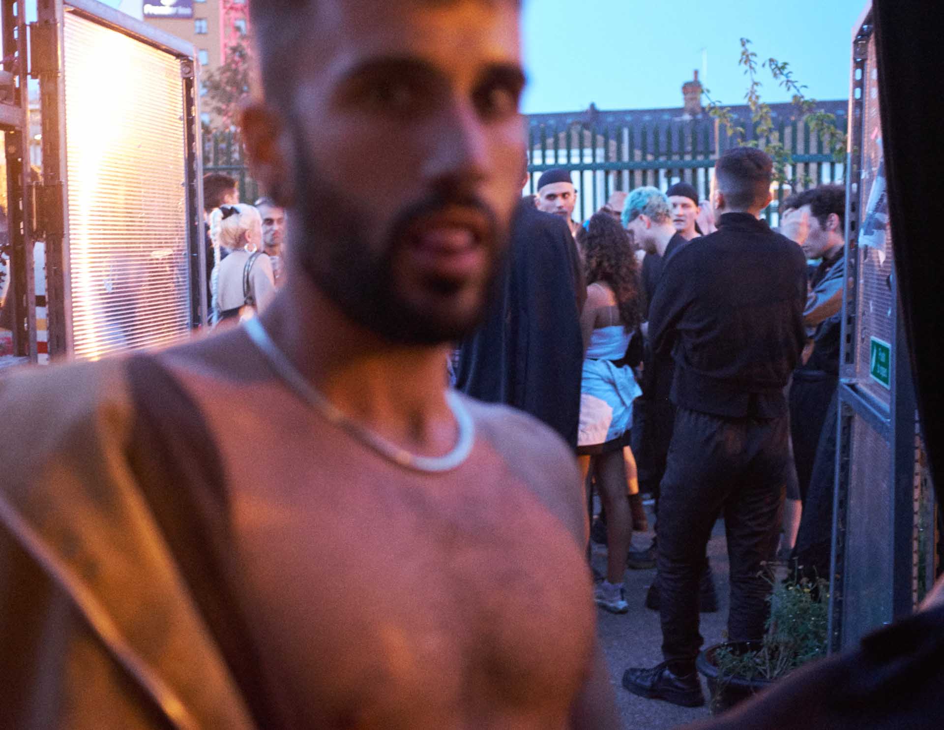 Howl_Rave_01_160_mh4c7n