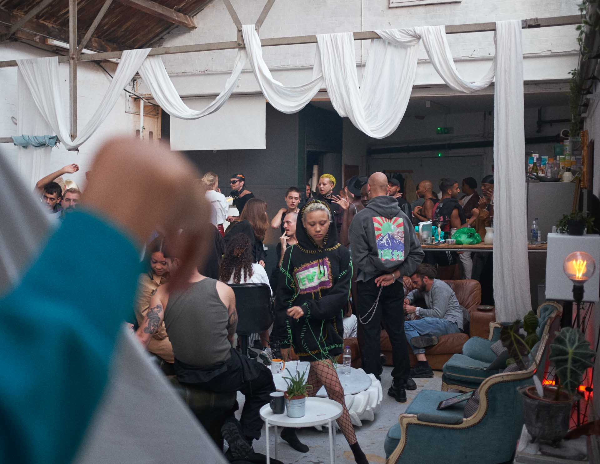 Howl_Rave_01_158_cvyycv
