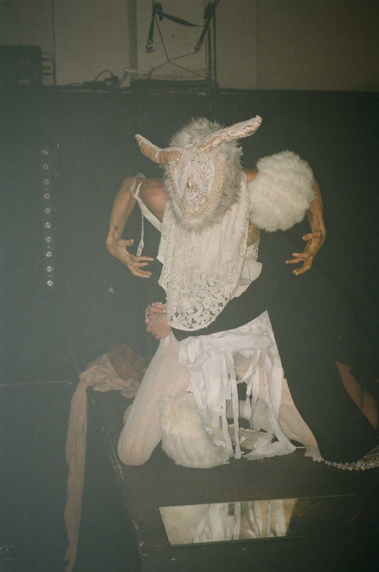 Howl_Rave_03_010_ht1xwd