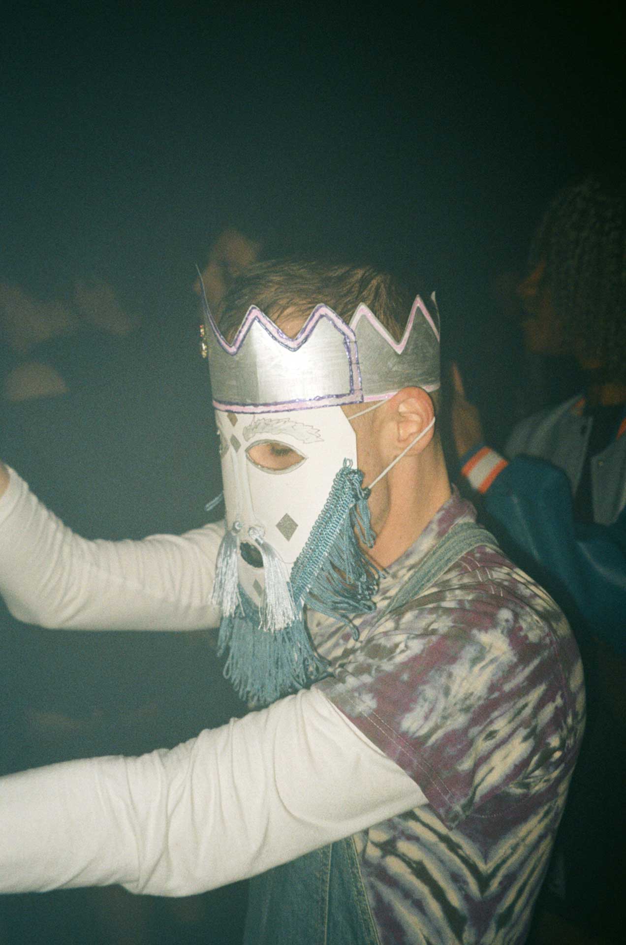 Howl_Rave_03_059_qniz6b