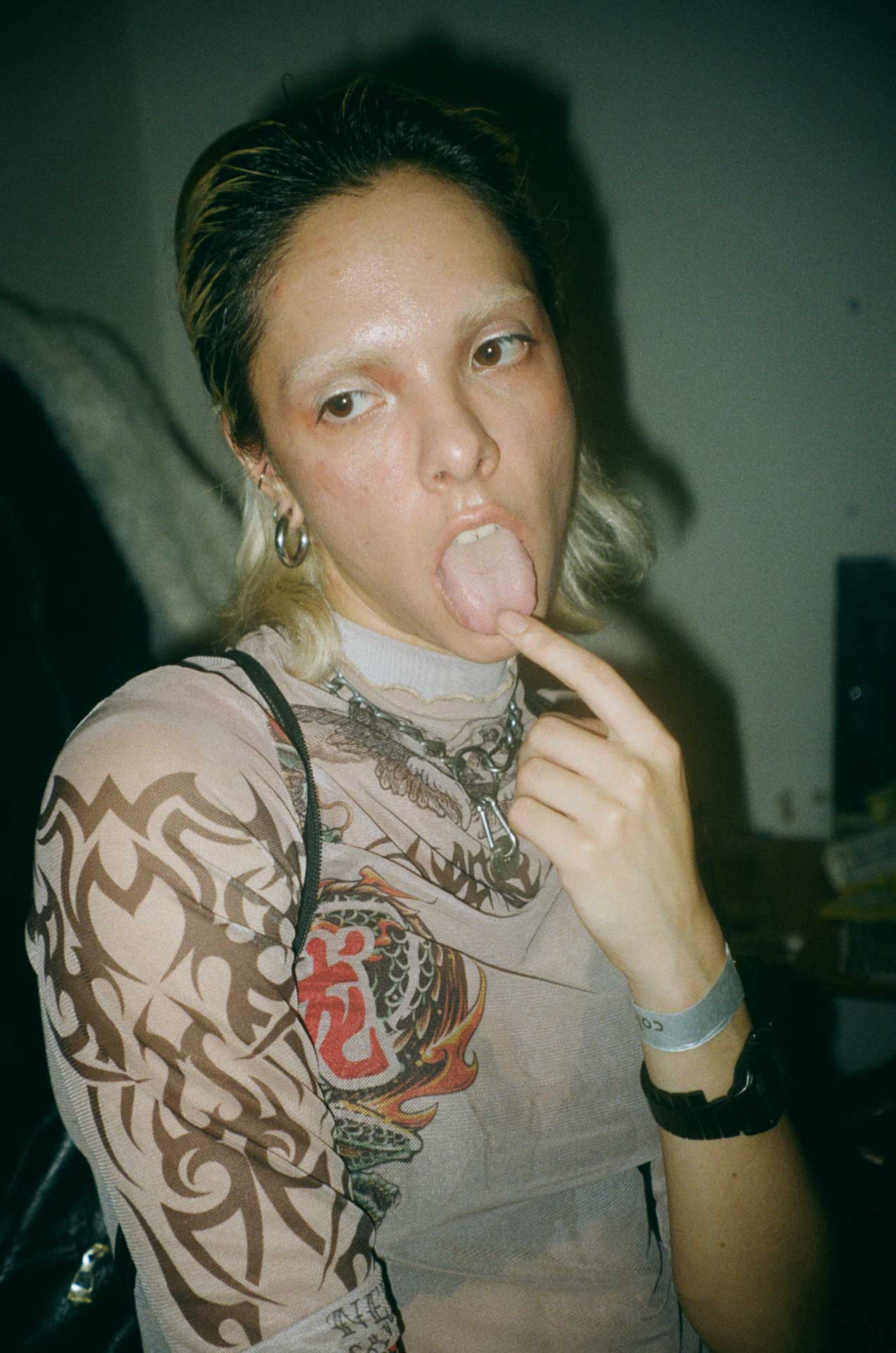 Howl_Rave_03_070_dvf8mq