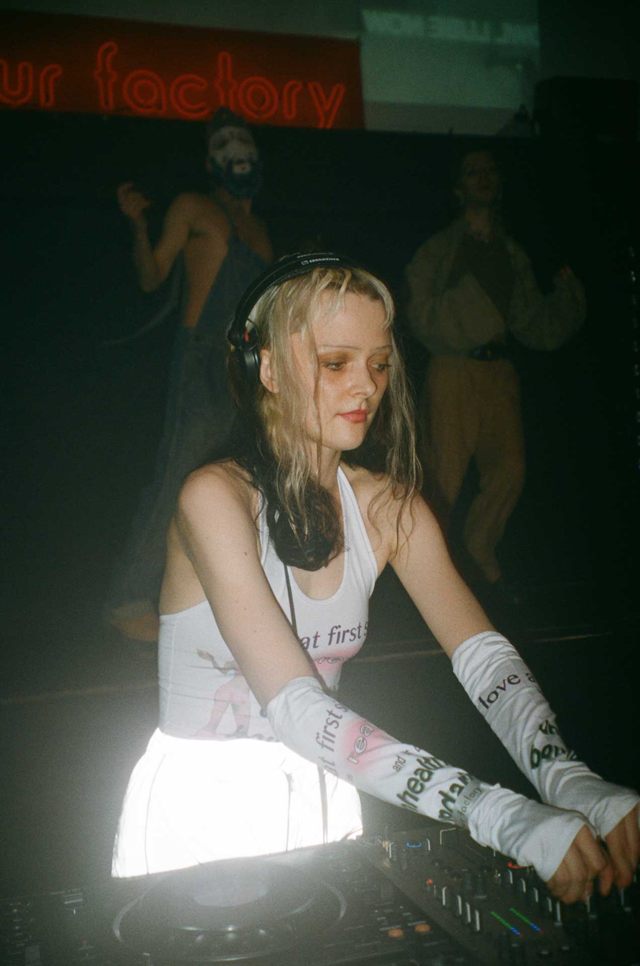 Howl_Rave_03_026_qvng4a
