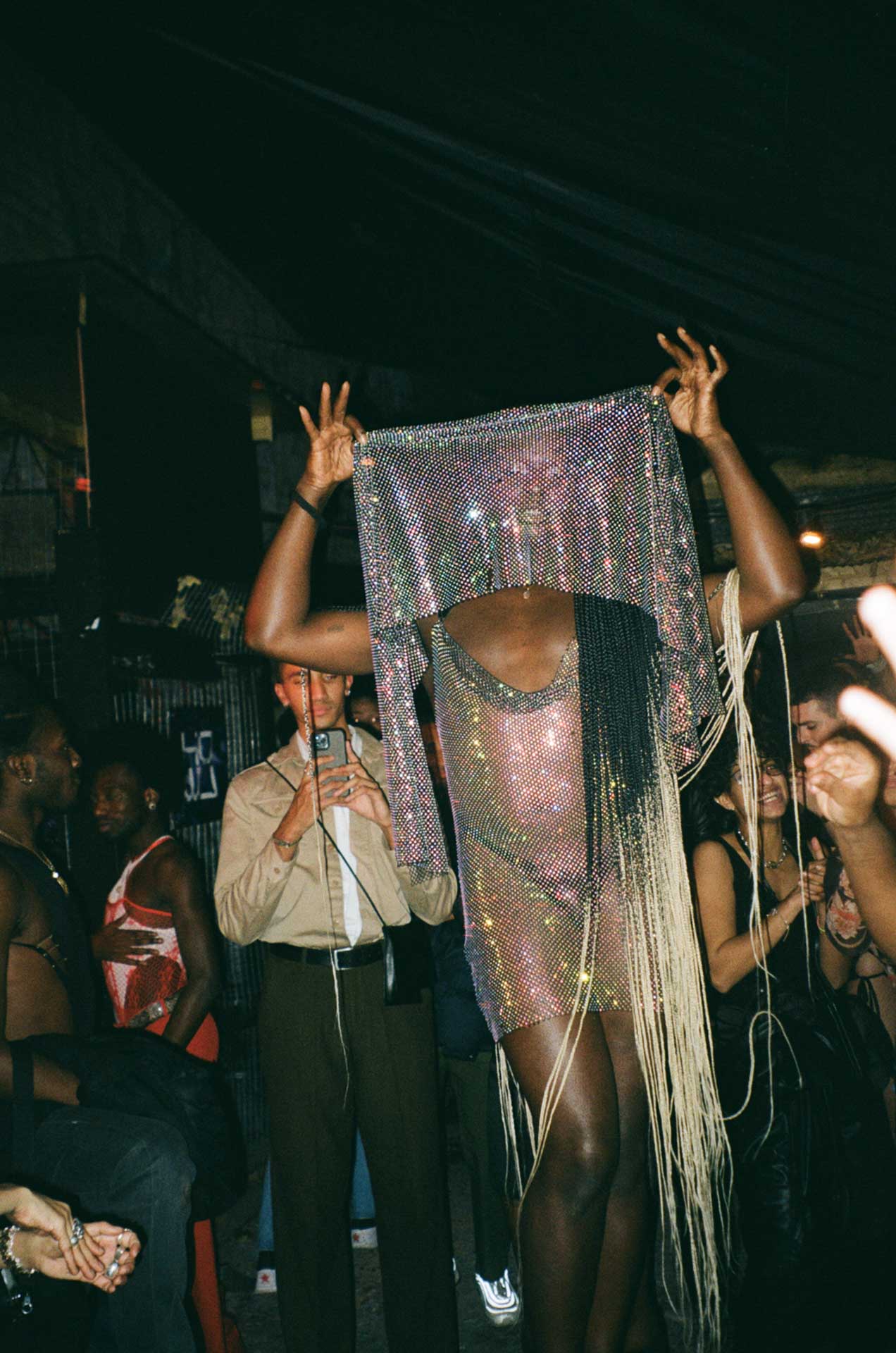 Howl_Rave_03_032_vdlu5b