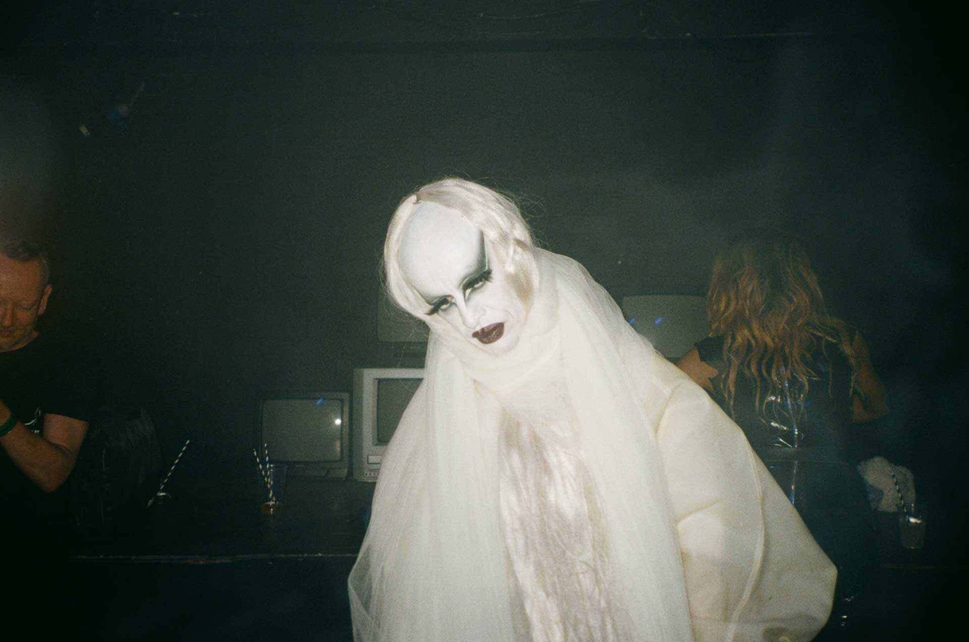 Howl_Rave_04_068_tzyqgb